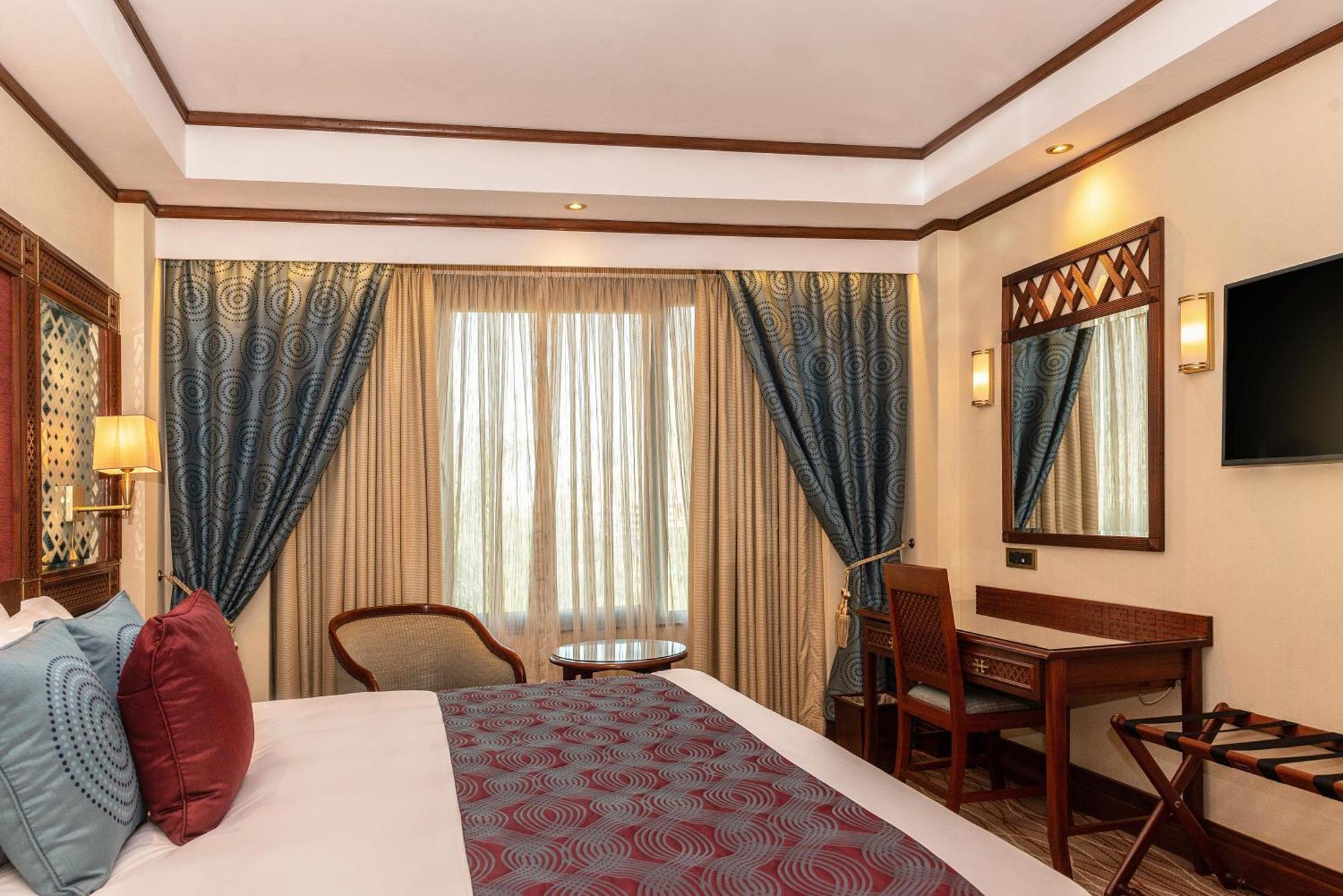 Deluxe Room,1563317395:JPEG