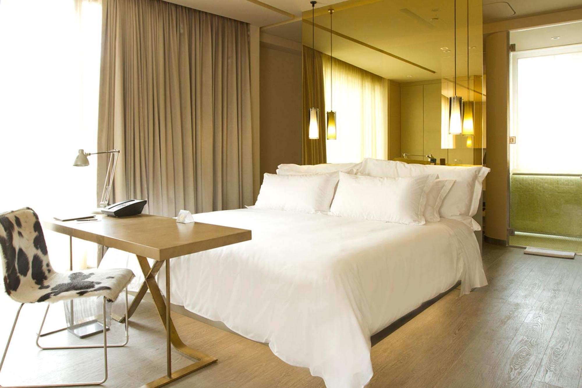 Quarto Empresarial com Cama King-size