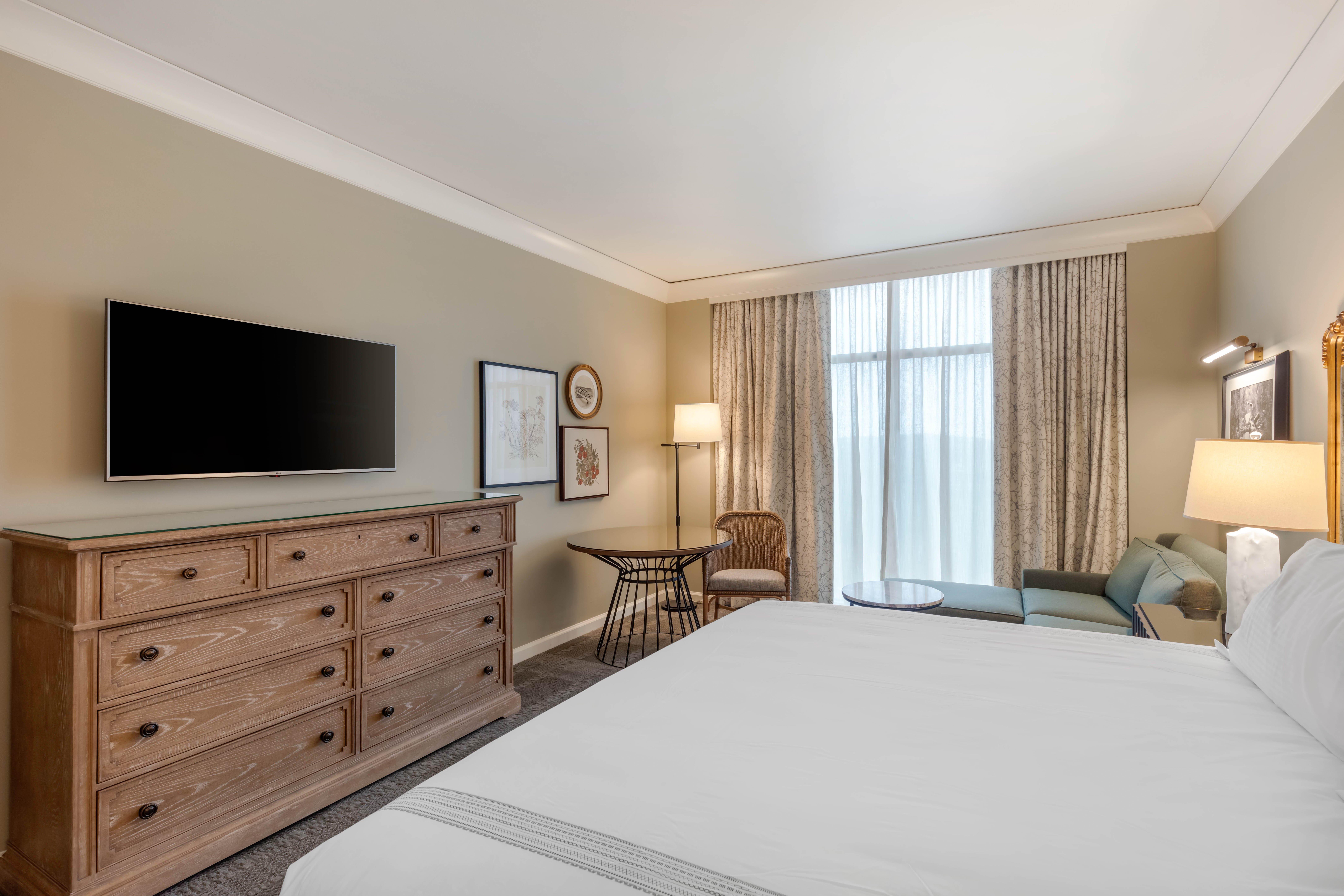 Deluxe Room - 1 King Bed