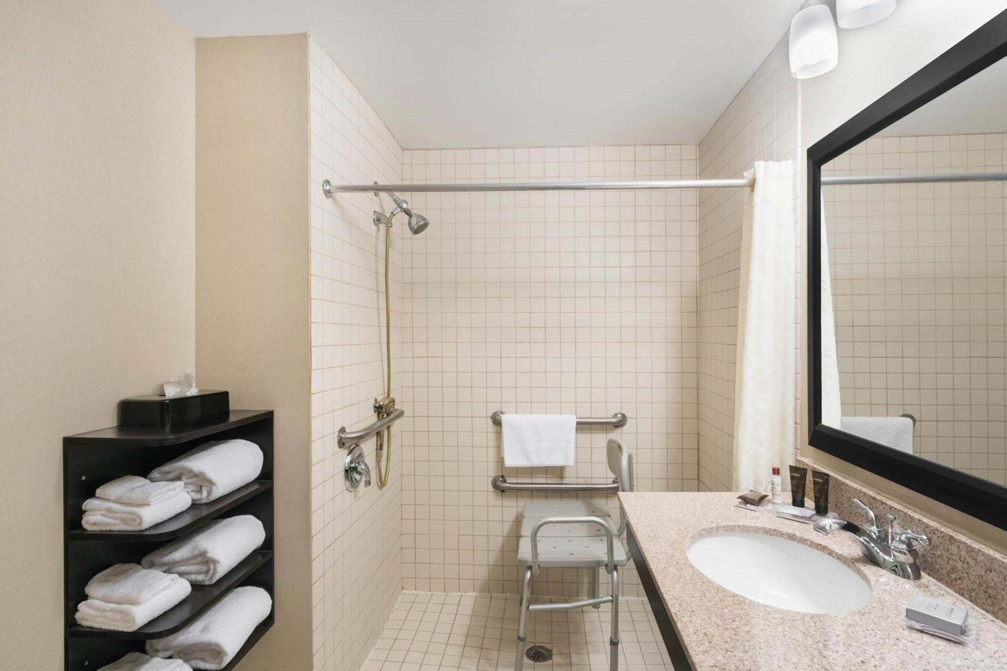 King Room - Disability Access/Non-Smoking