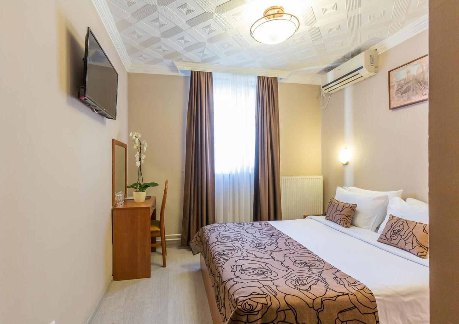 Budget Double Room Annex,1278178054:JPEG