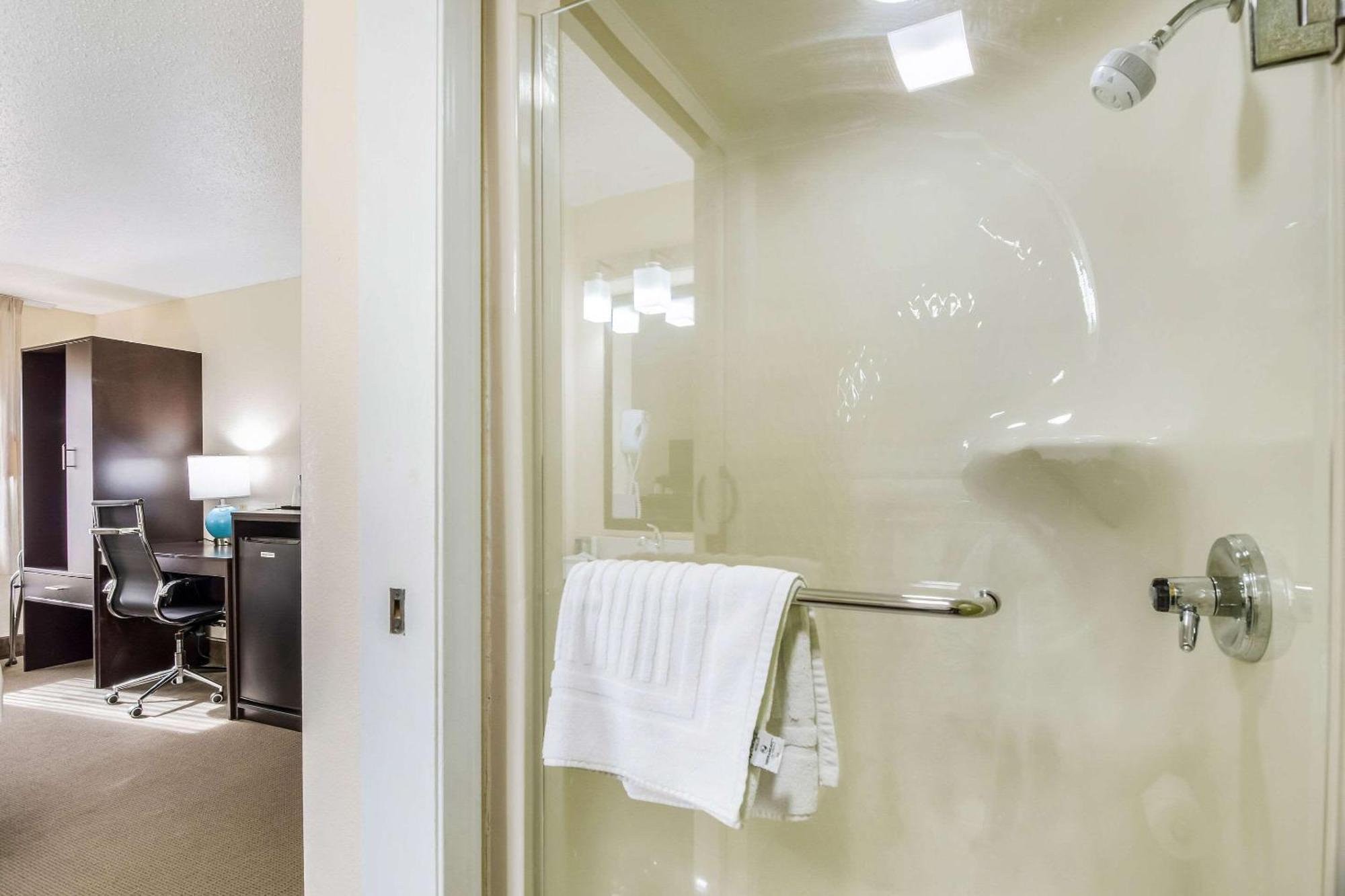 Double Room with Two Double Beds - Non-Smoking
