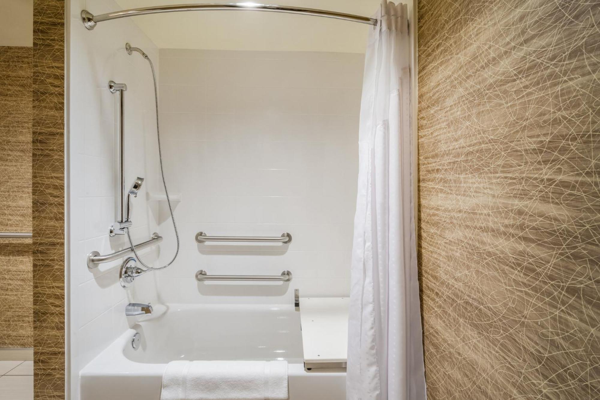 Standard King Room with Accessible Tub - Mobility Access