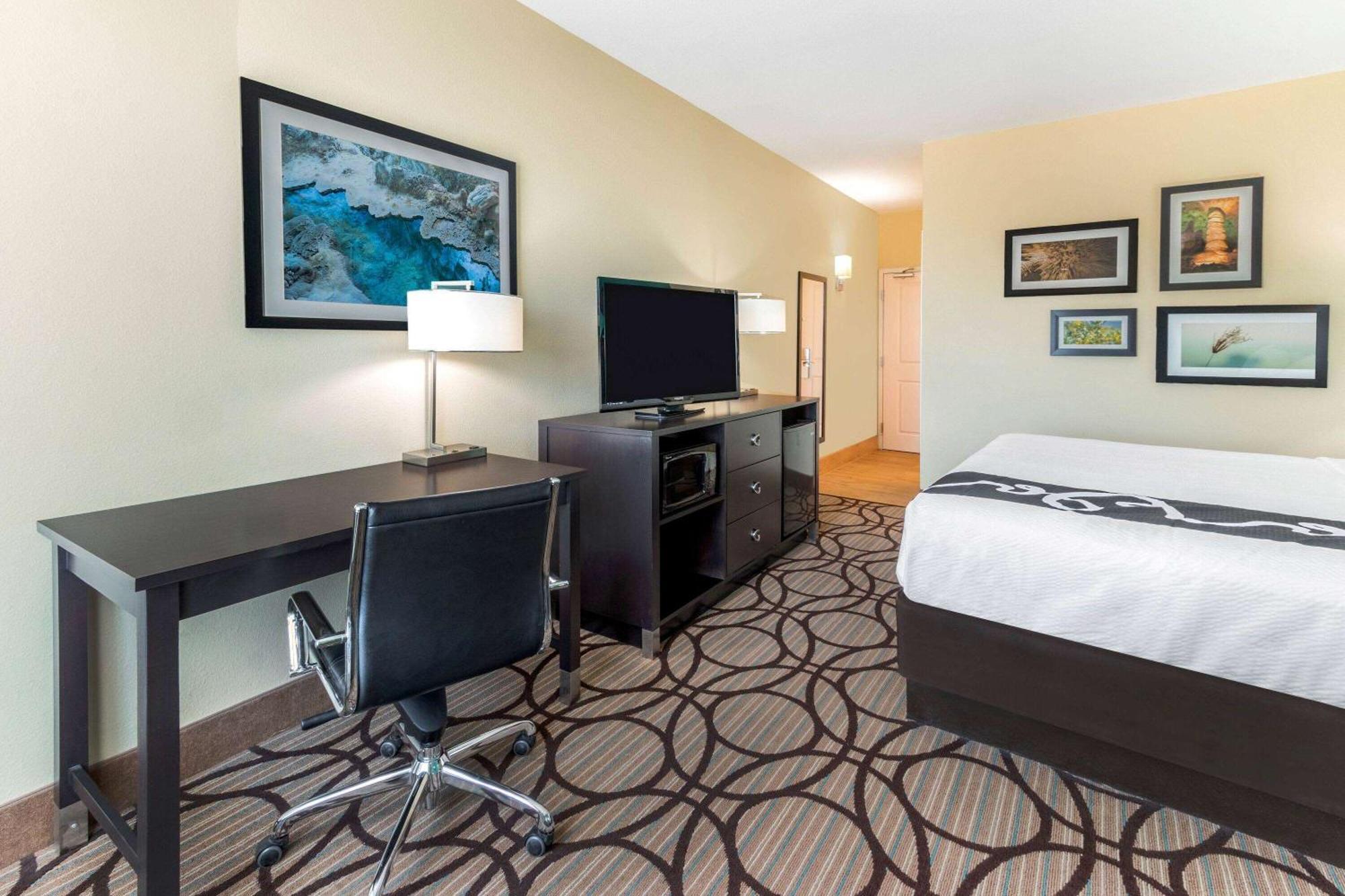 King Room,1651195385:JPEG