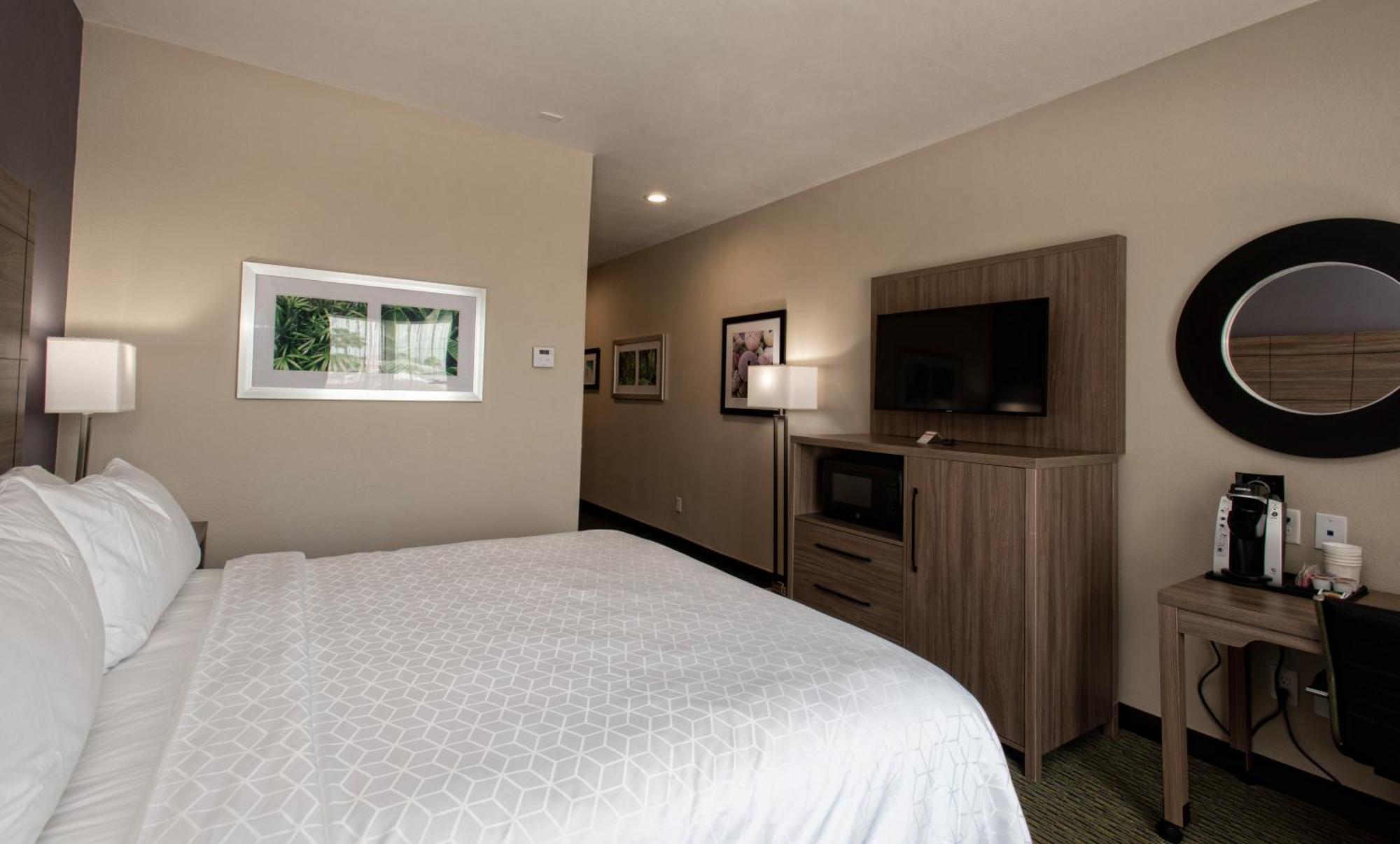 Standard King Room