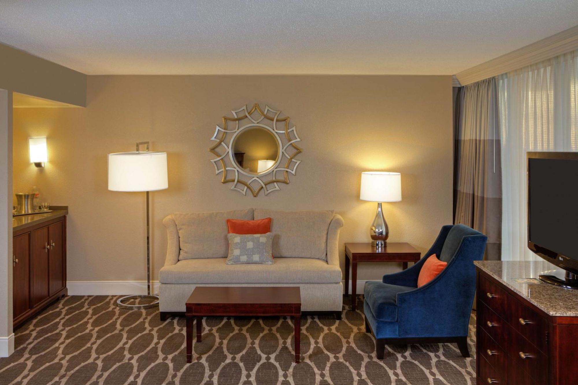 Junior King Suite with Seating Area