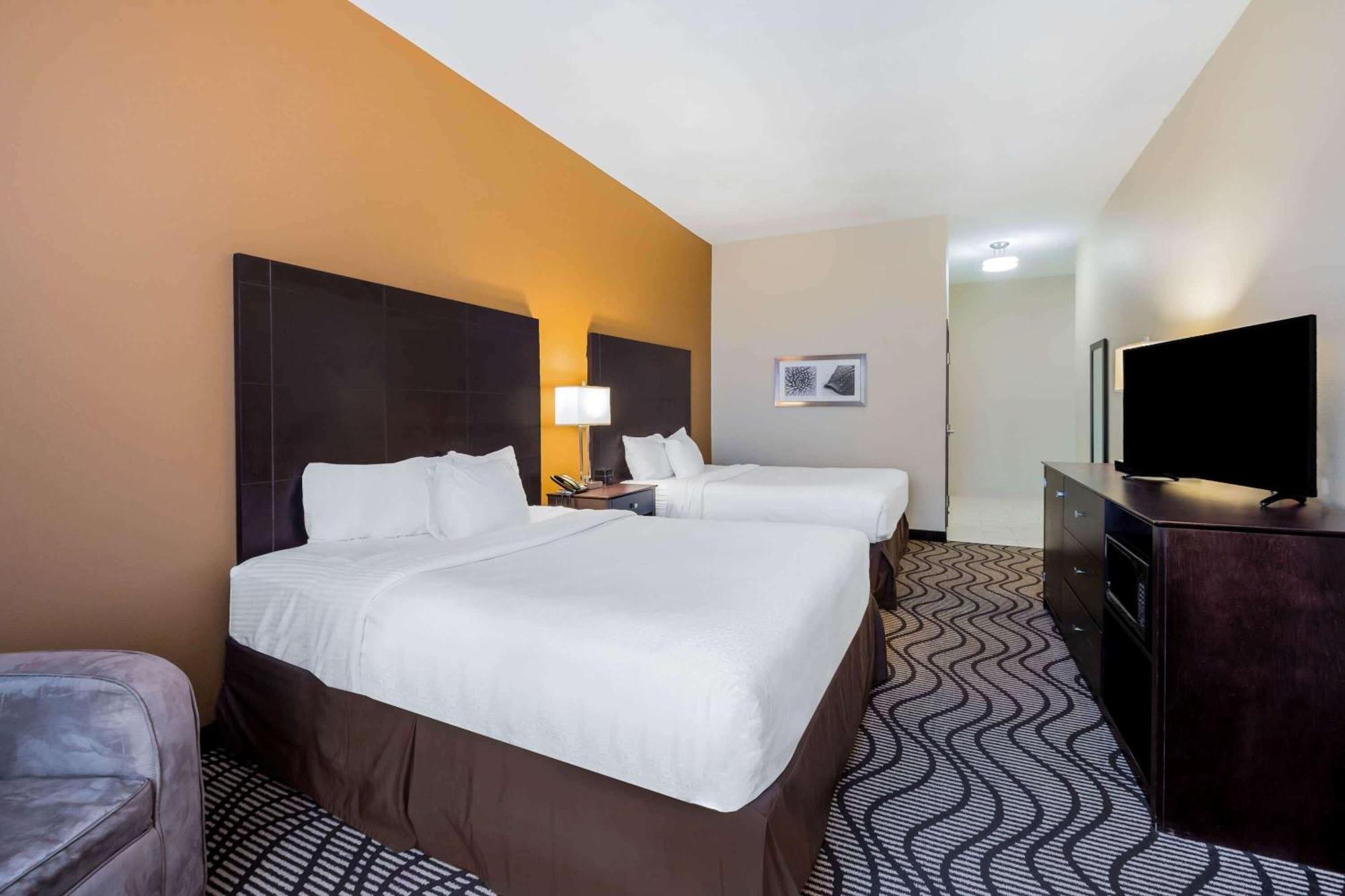 Deluxe Queen Room with Two Queen Beds