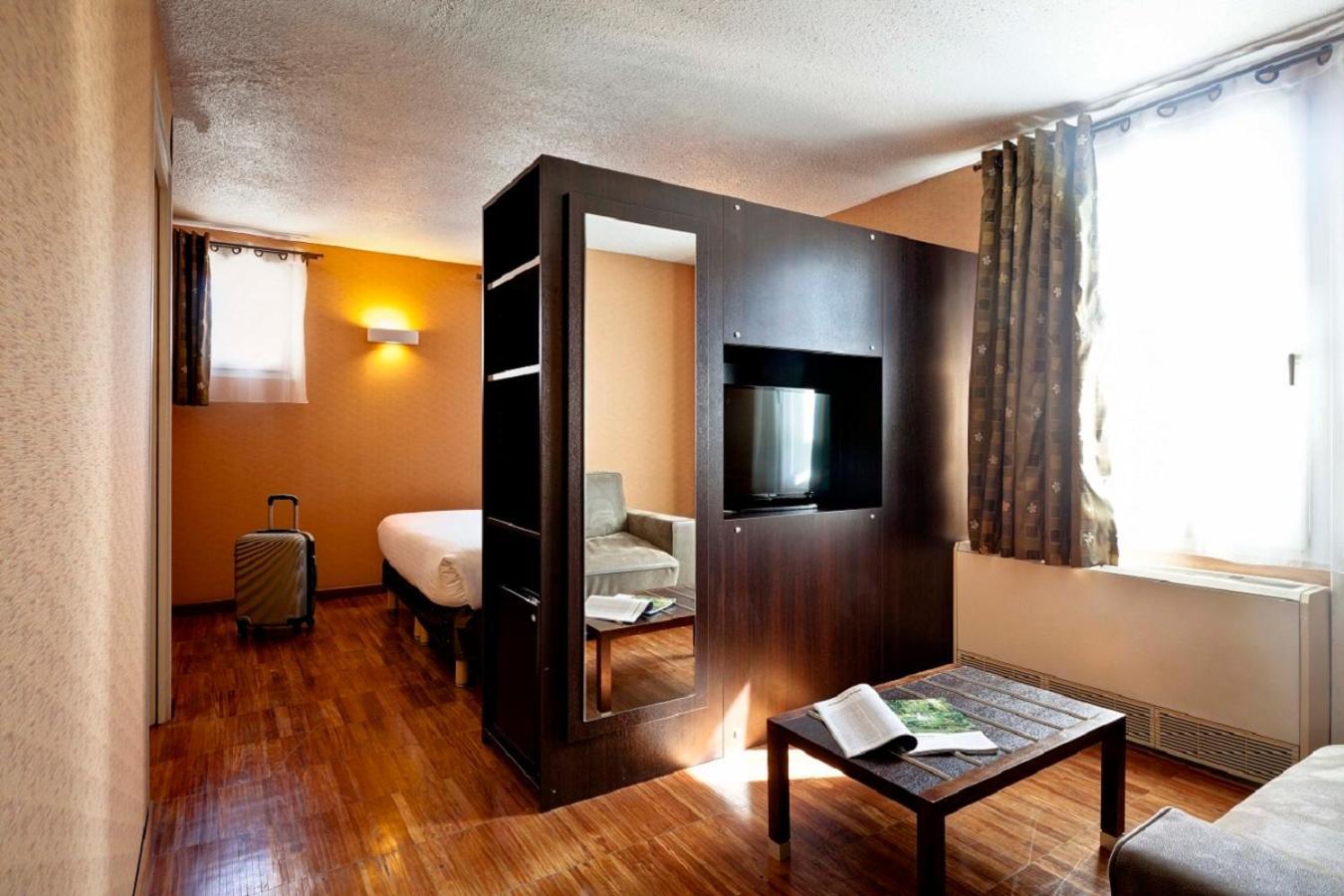 Chambre Supérieure avec 1 Lit Double et 1 Canapé-Lit Pour 1 Enfant ou 1 Adulte