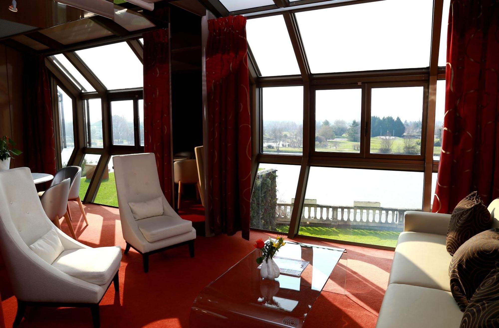 Suite*****