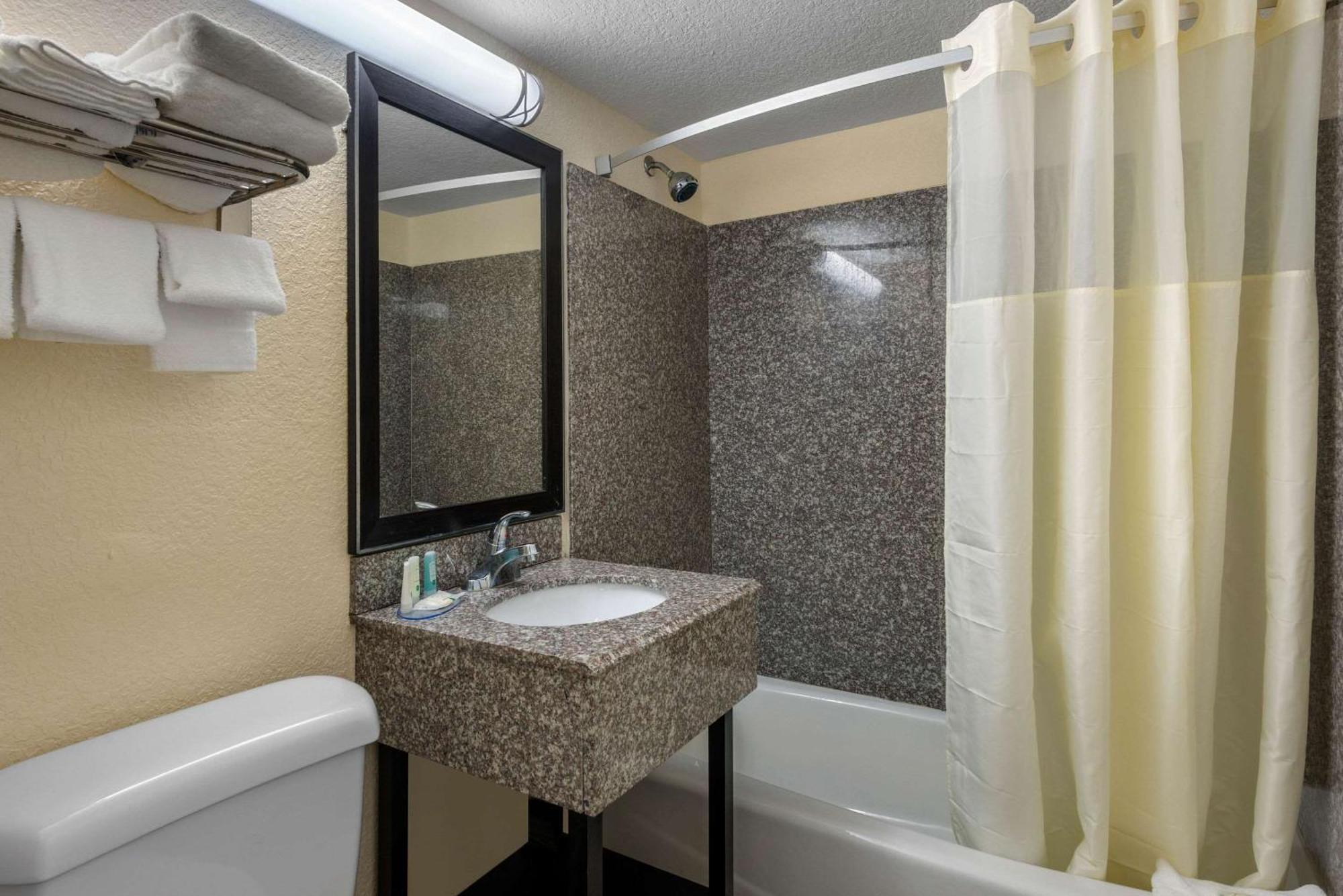 Double Room with Two Double Beds - Partial Ocean View