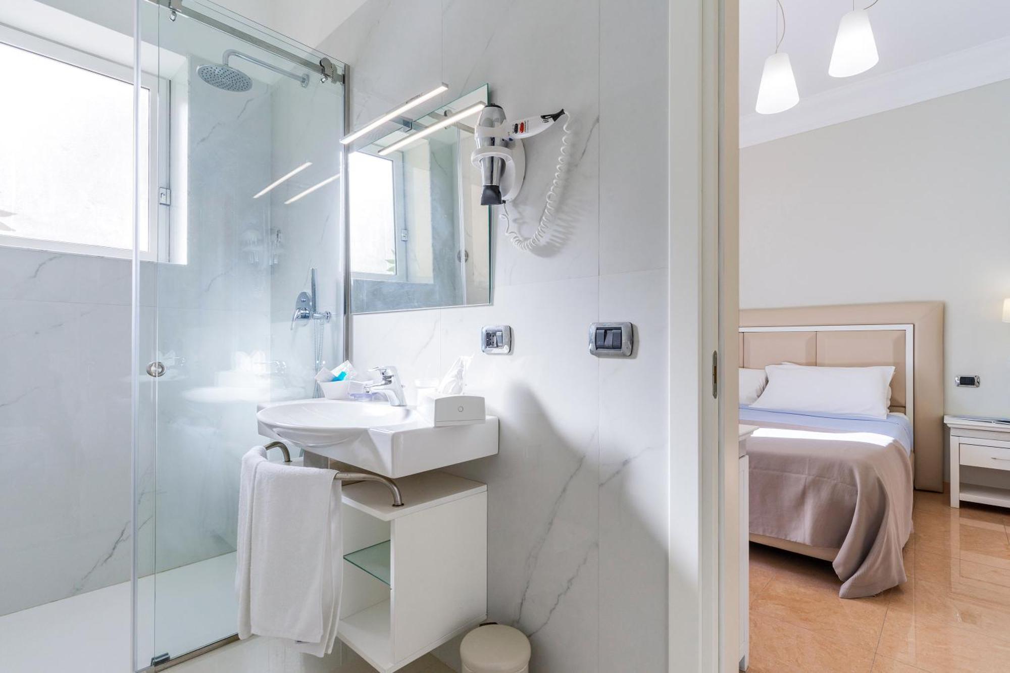Single Room,1279854622:JPEG