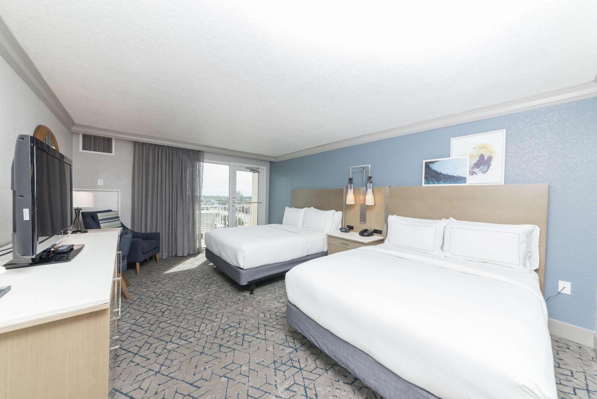 Queen Room with Two Queen Beds, Balcony and Ocean View