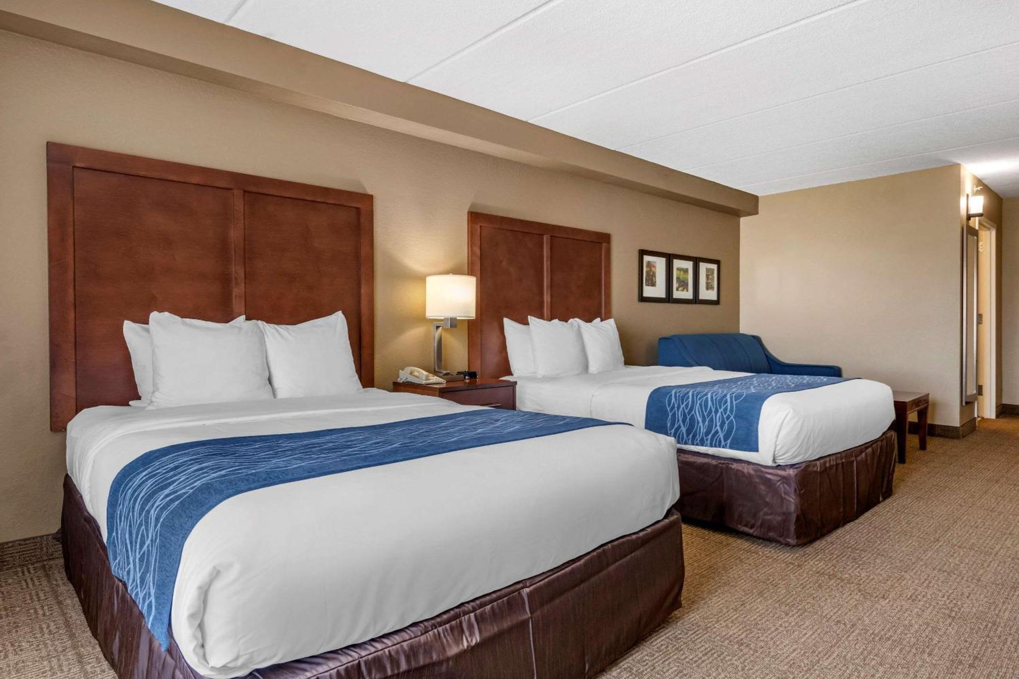 Queen Suite with Sofa Bed - Non-Smoking