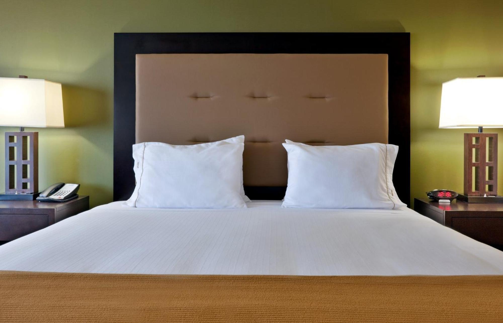 Standard King Room,1331596169:JPEG