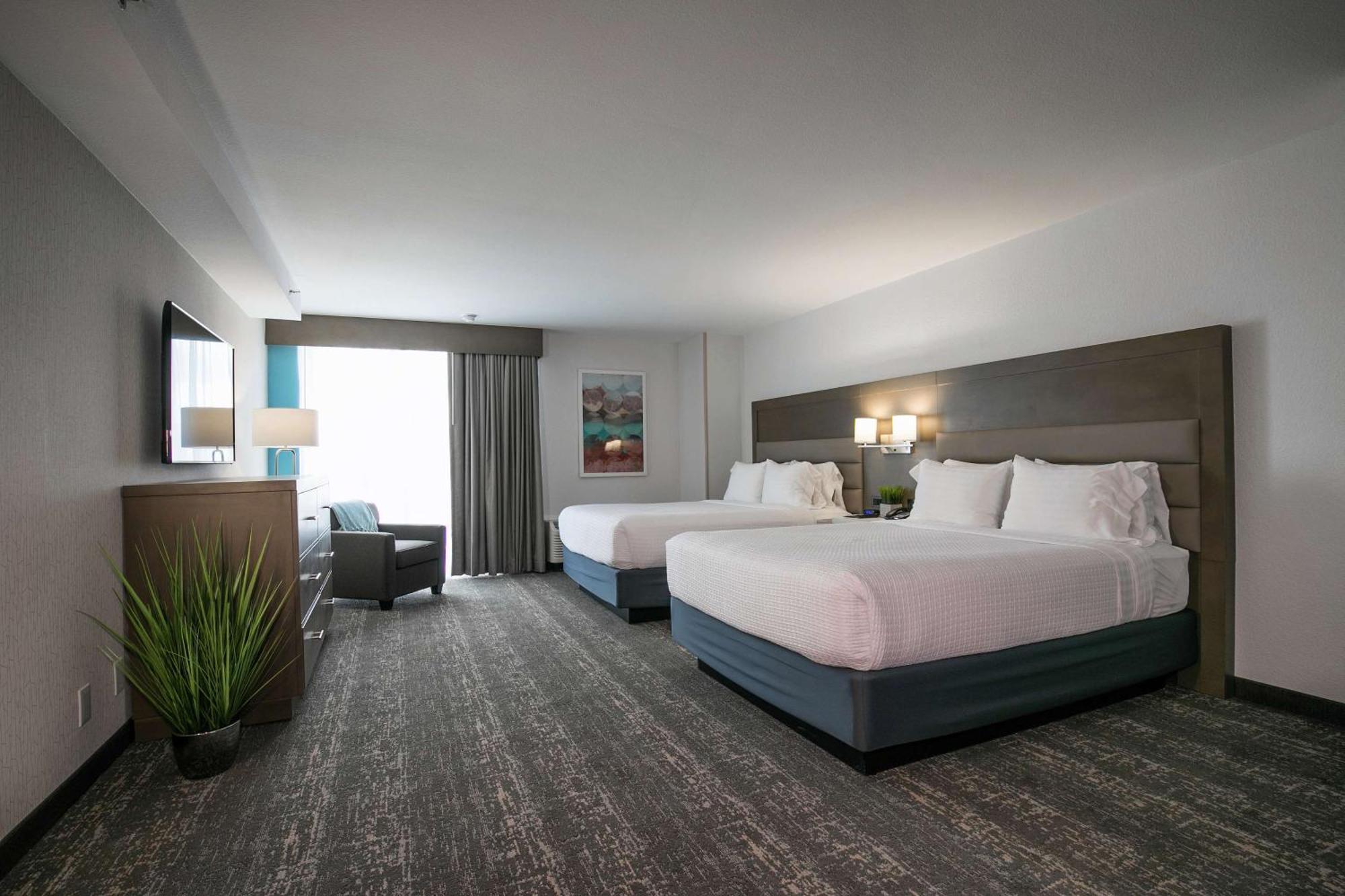 Queen Room with Two Queen Beds - Non-Smoking