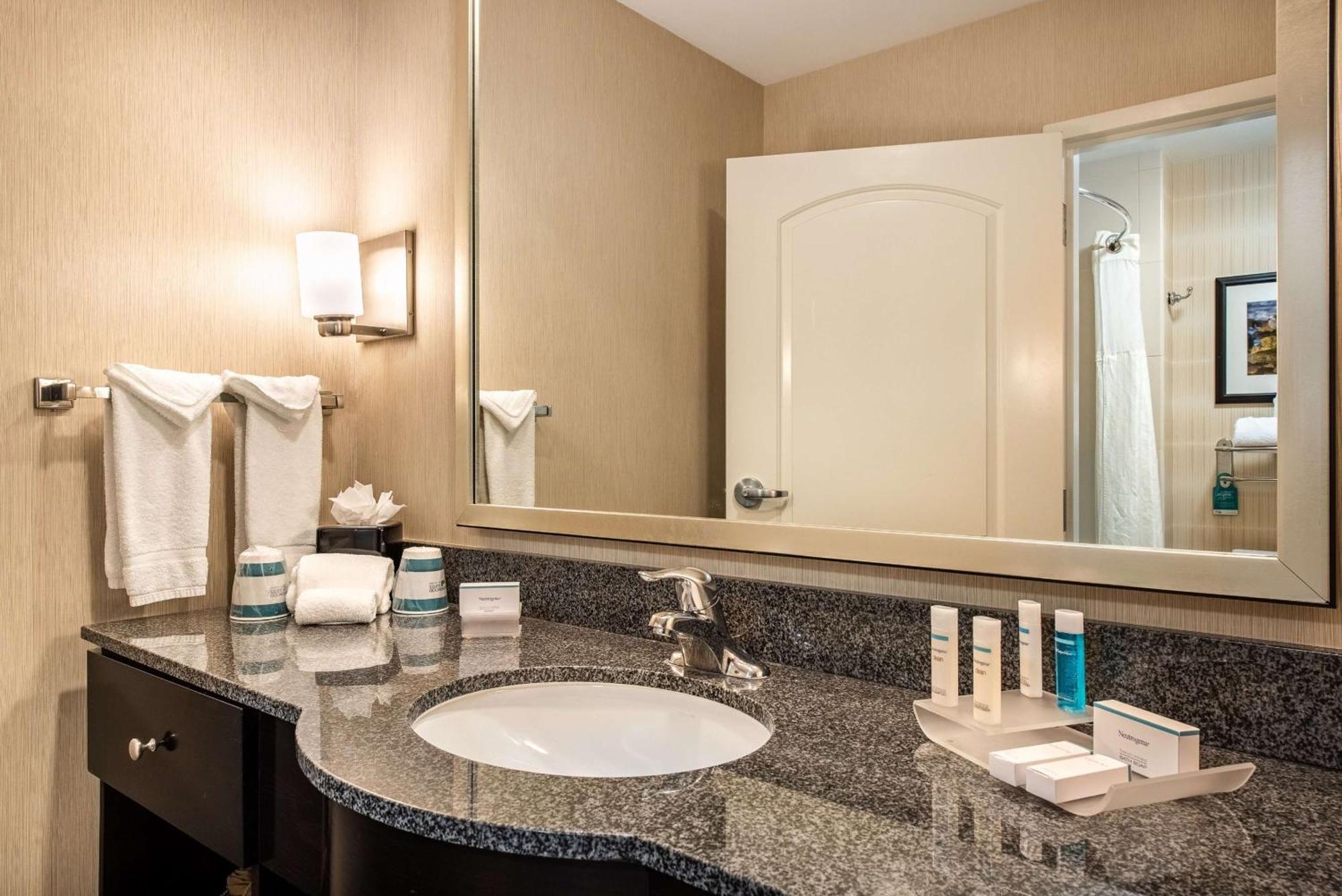 Two-Bedroom Suite - Non-Smoking