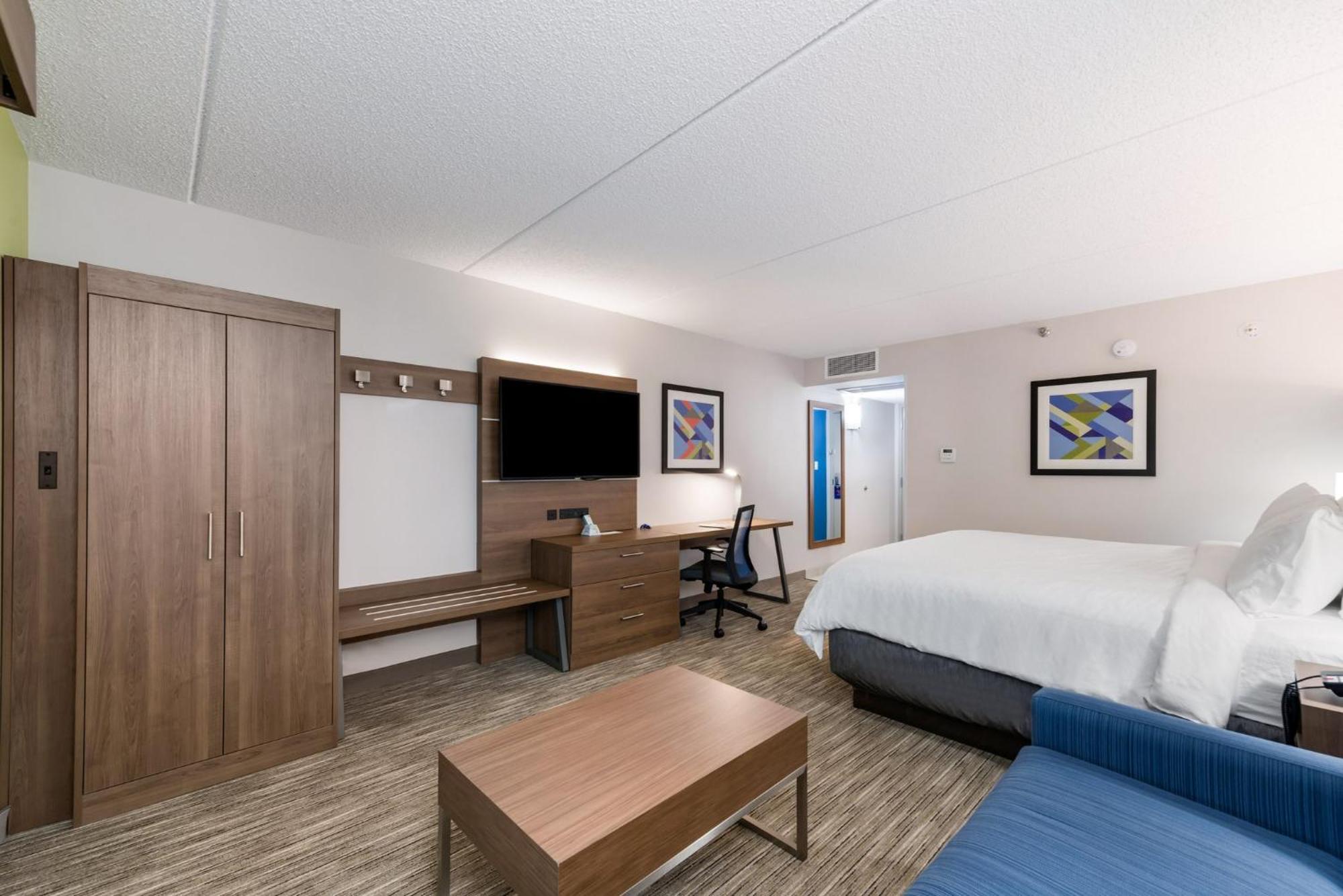 King Suite with Sofa Bed
