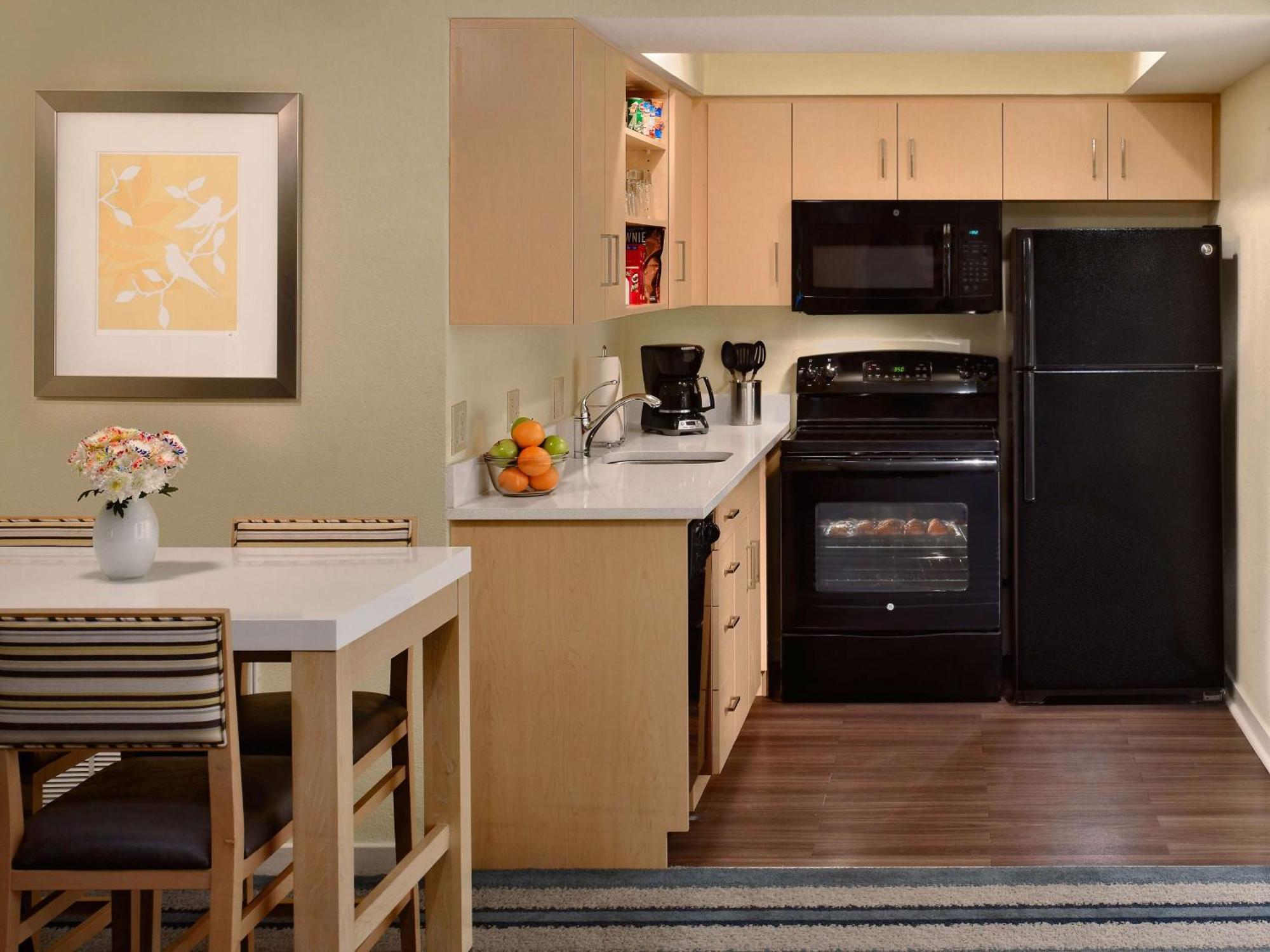 Two-Bedroom Suite with King and Queen Bed,1280897656:JPEG