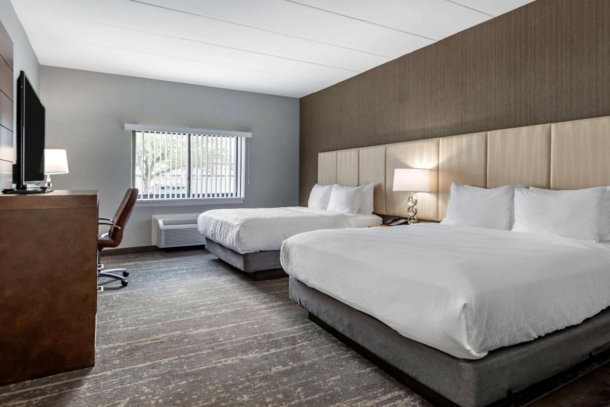 Queen Room with Two Queen Beds - Non-Smoking