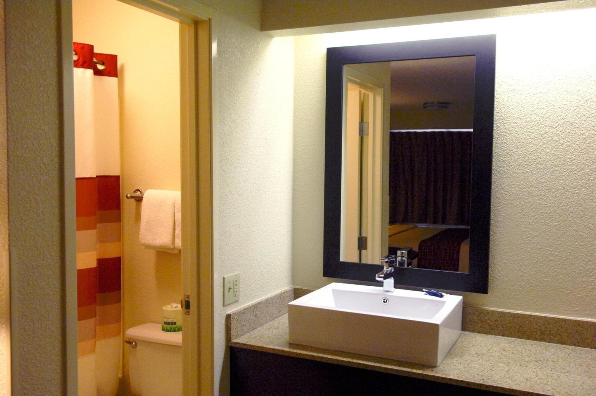 Deluxe King Room Smoke Free