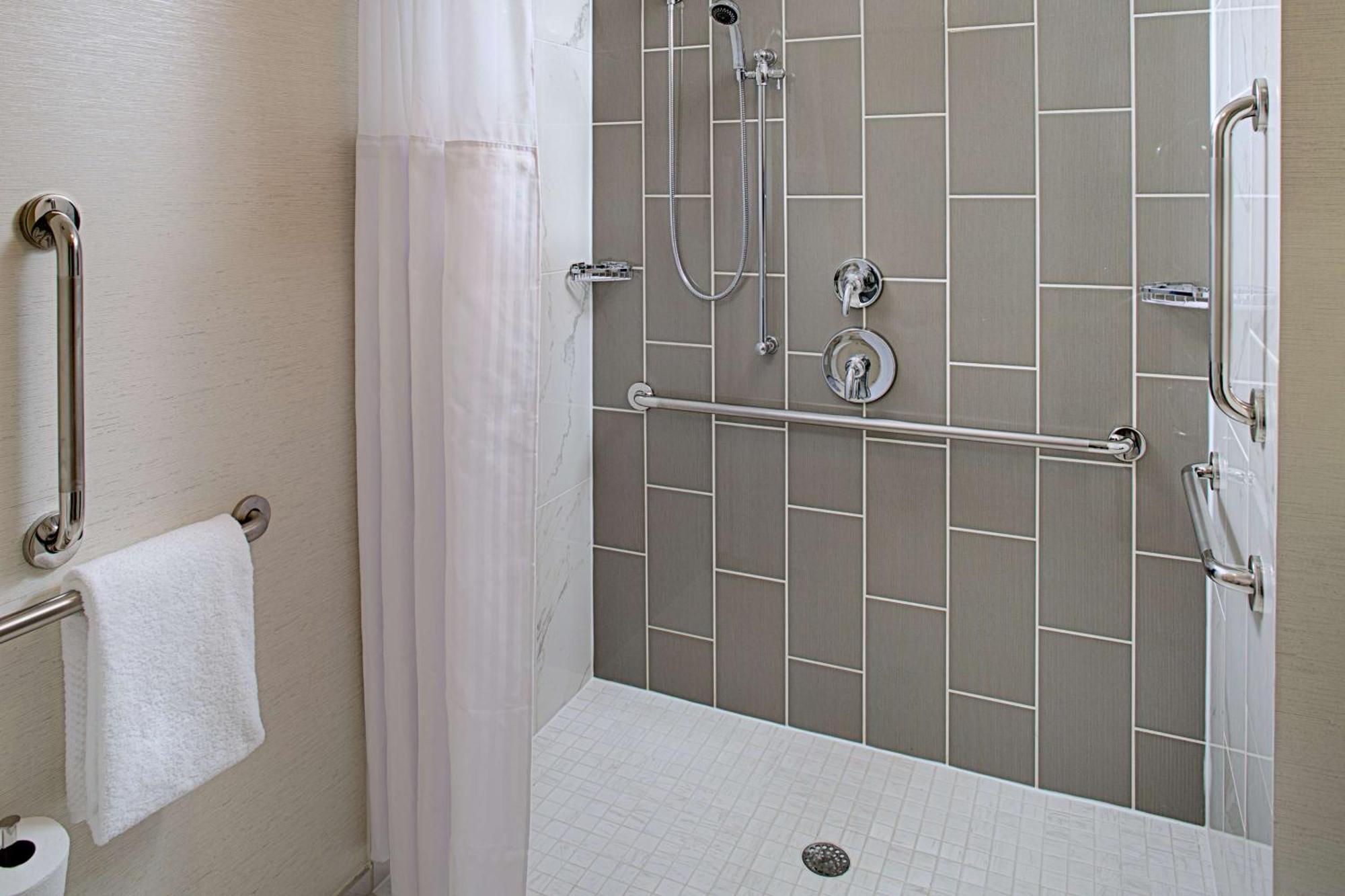 King Room Roll Shower Mobility or Hearing Accessible,1557812221:JPEG