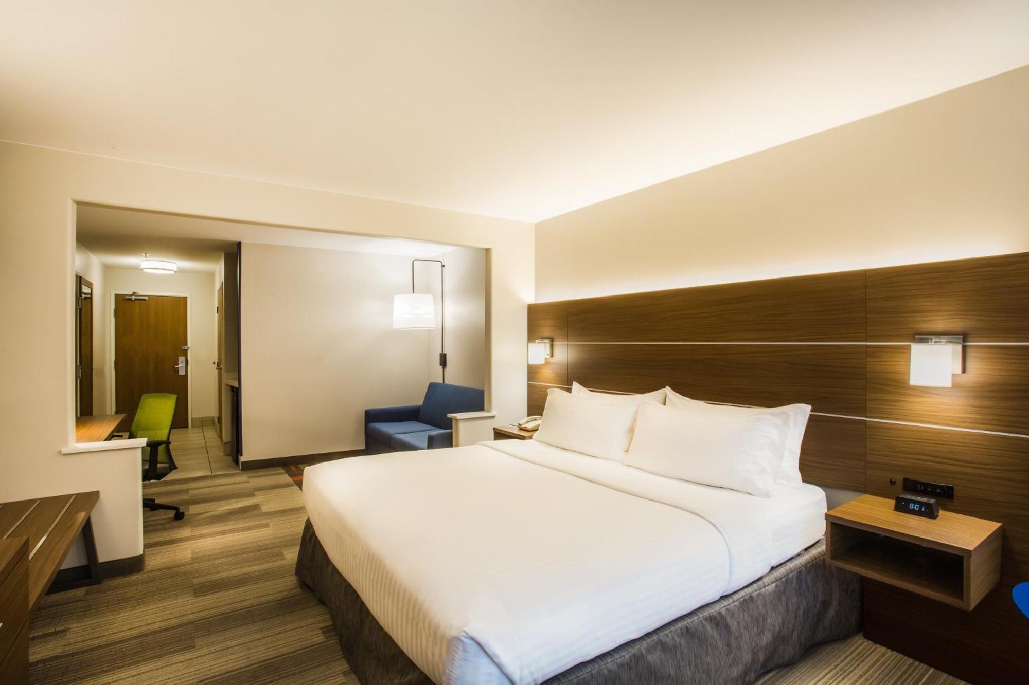 Standard King Room