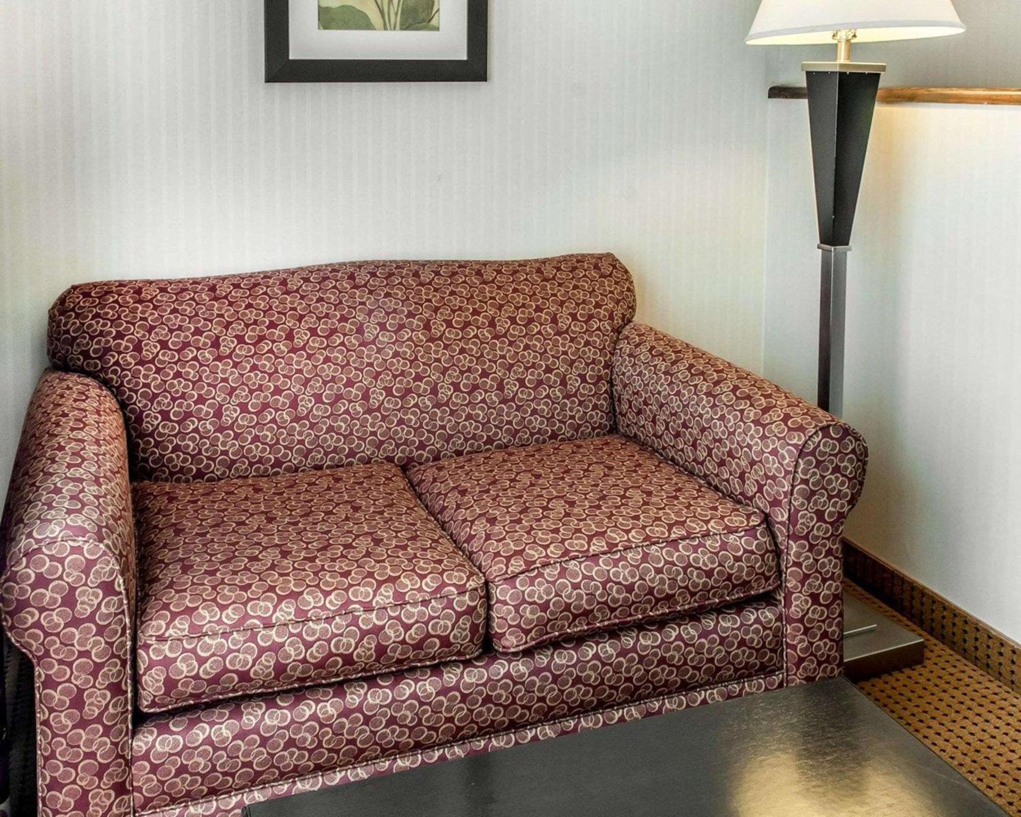 King Suite - Non-Smoking,1553643121:JPEG