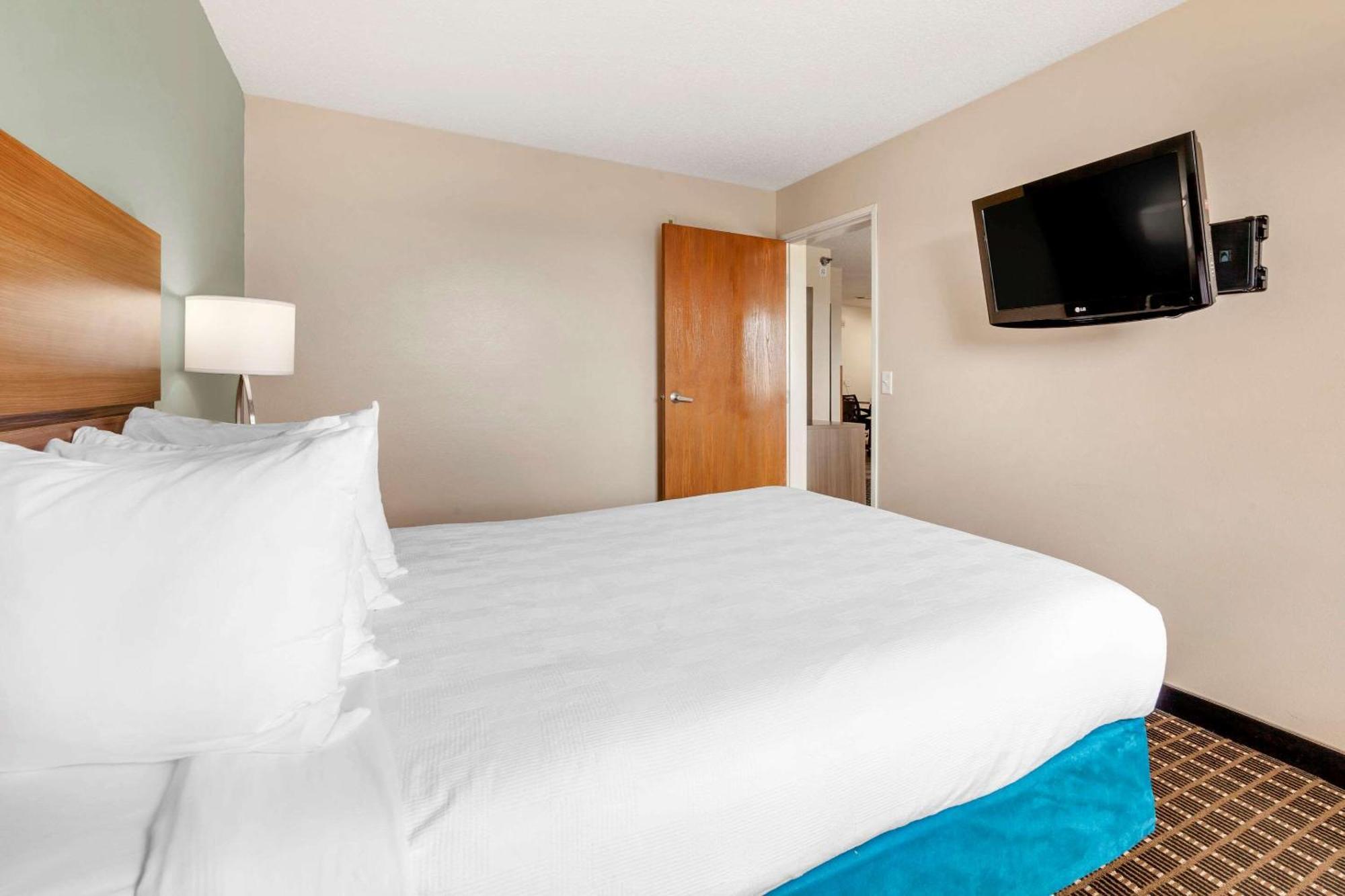 One-Bedroom Queen Suite - Non-Smoking