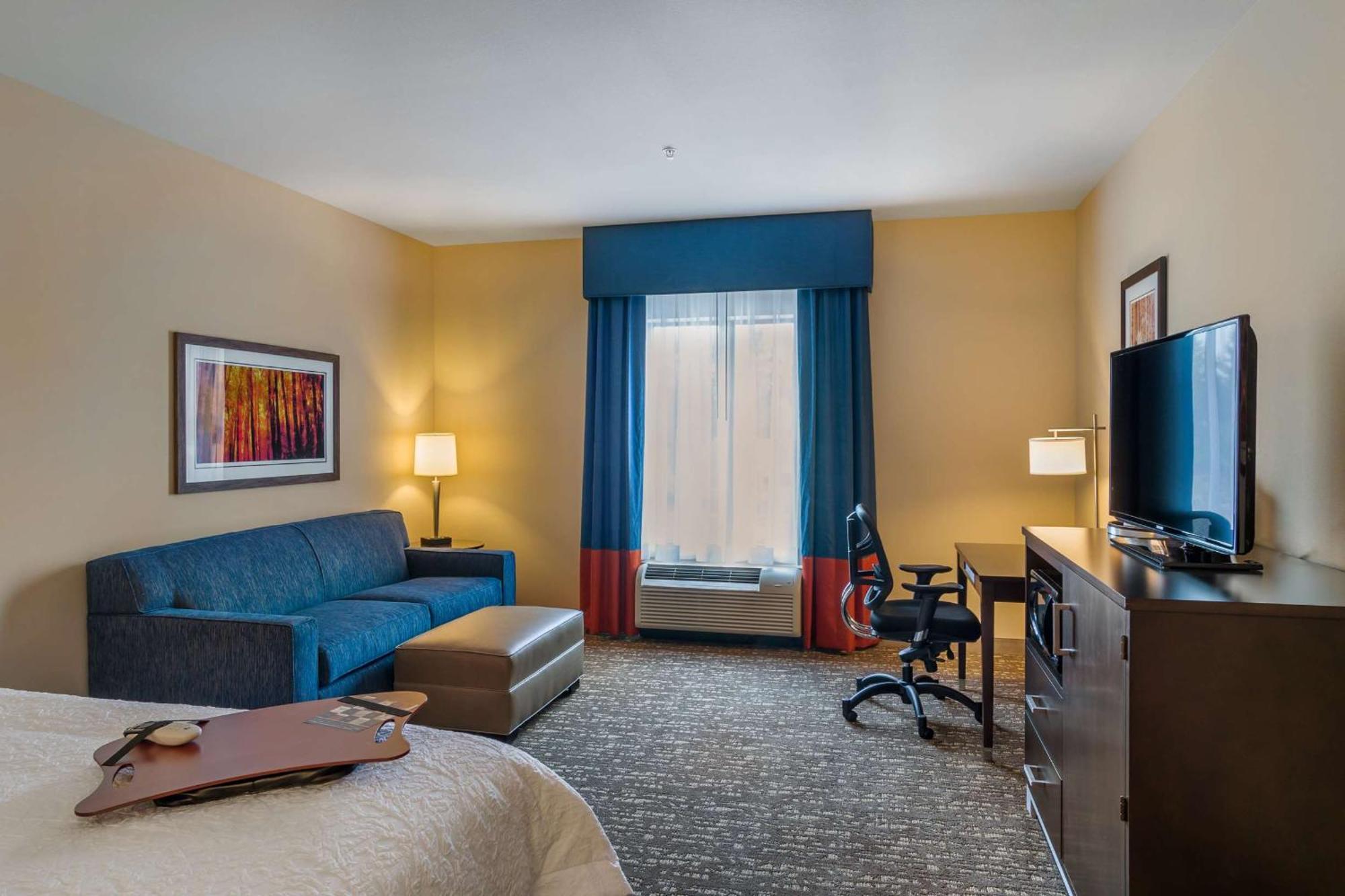 King Room with King Bed - Non-Smoking