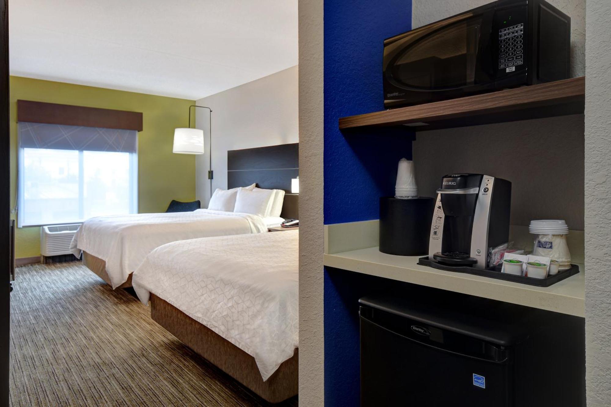 Standard Room with Two Queen Beds