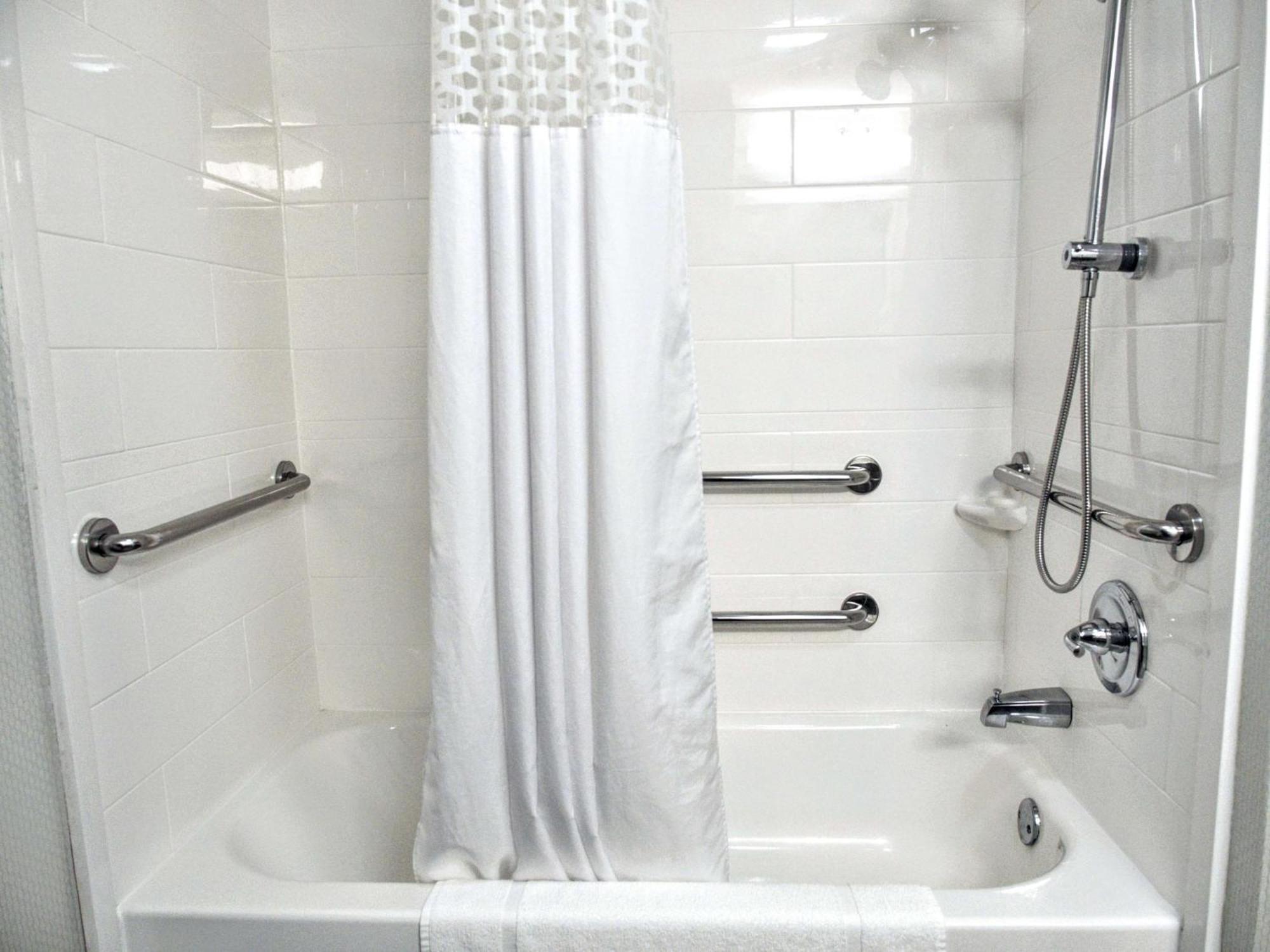 King Room with Accessible Tub - Mobility and Hearing Access/Non-Smoking