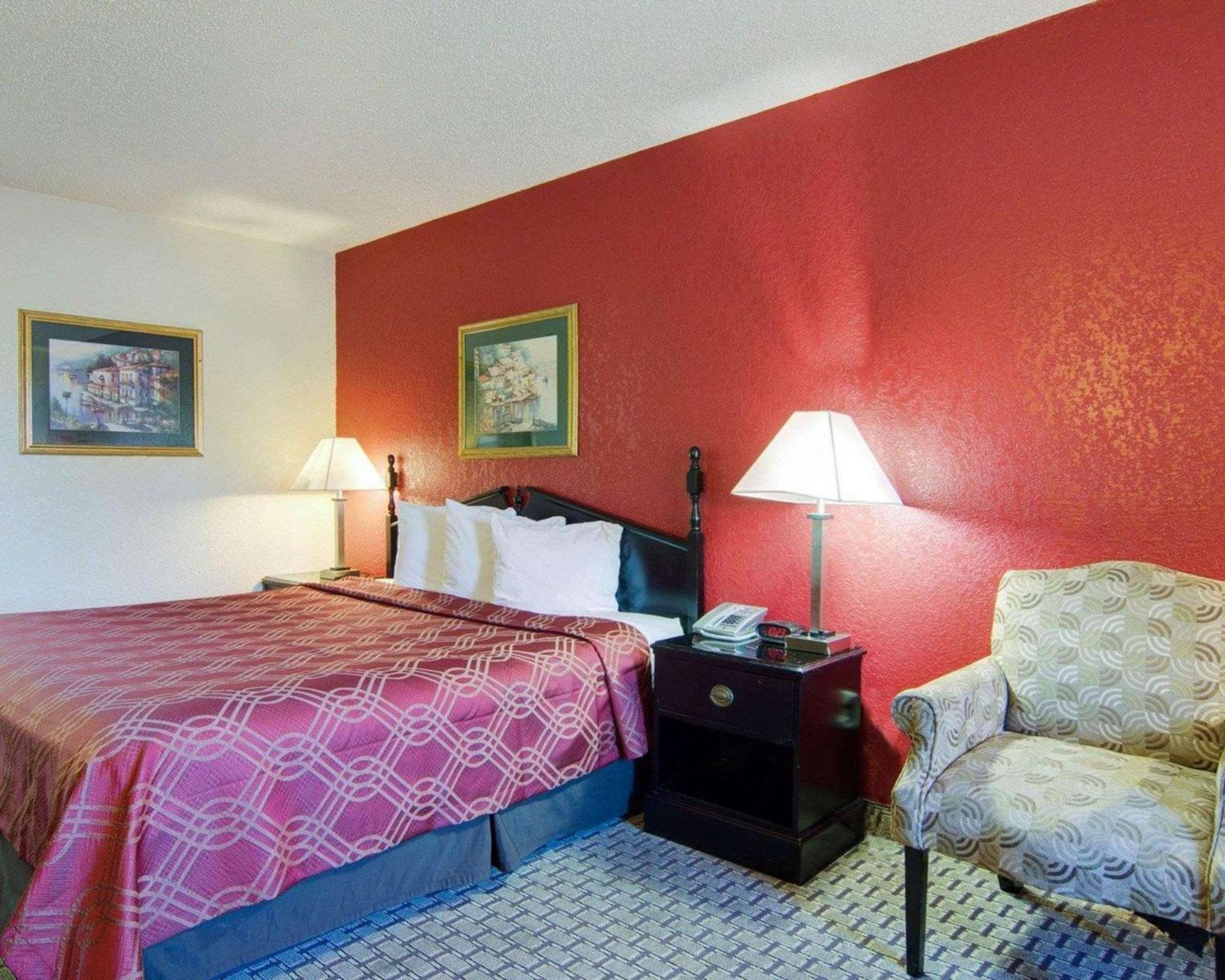 King Room - Non-Smoking