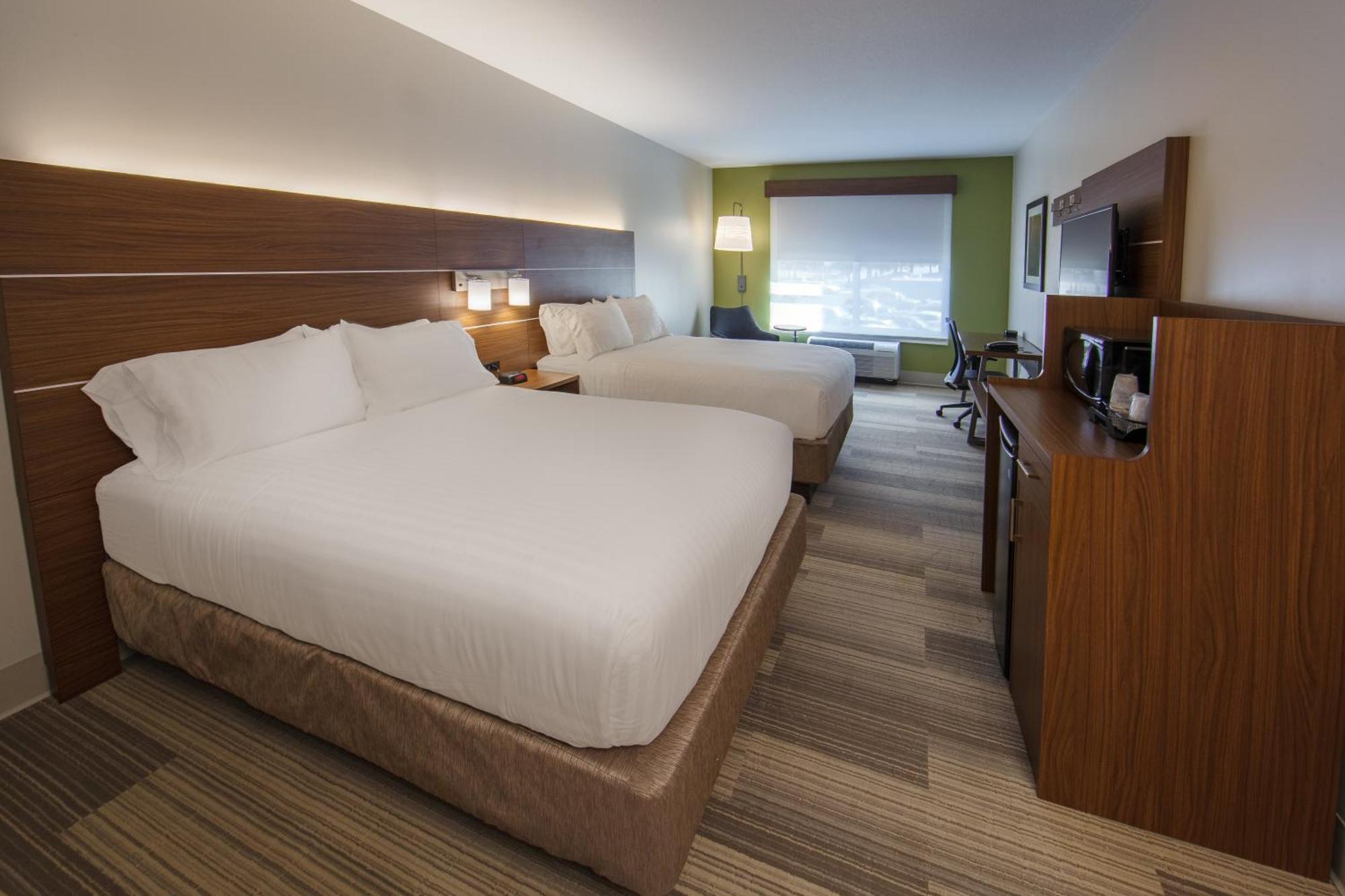 Standard Room with Two Queen Beds