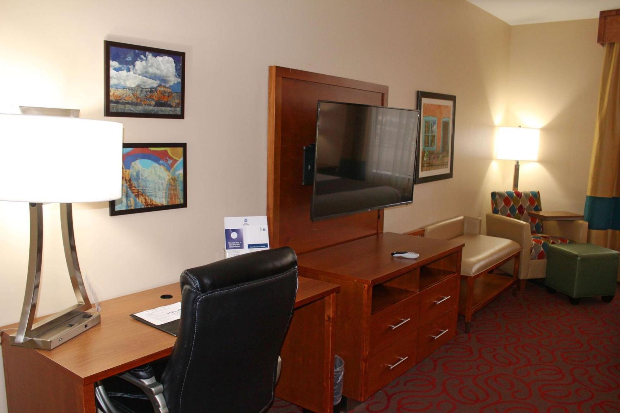 King Suite with Sofa Bed - Non-Smoking