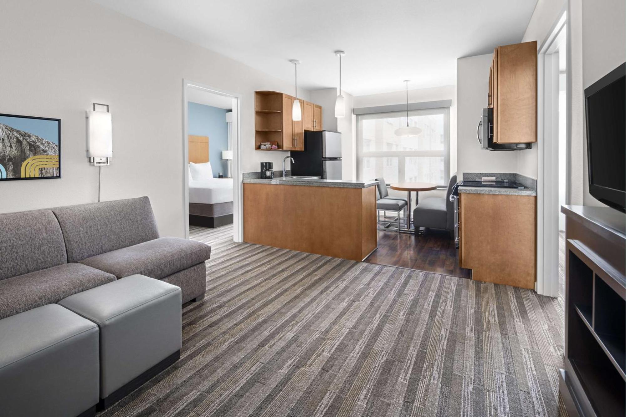 Two-Bedroom King Suite,1282091032:JPEG