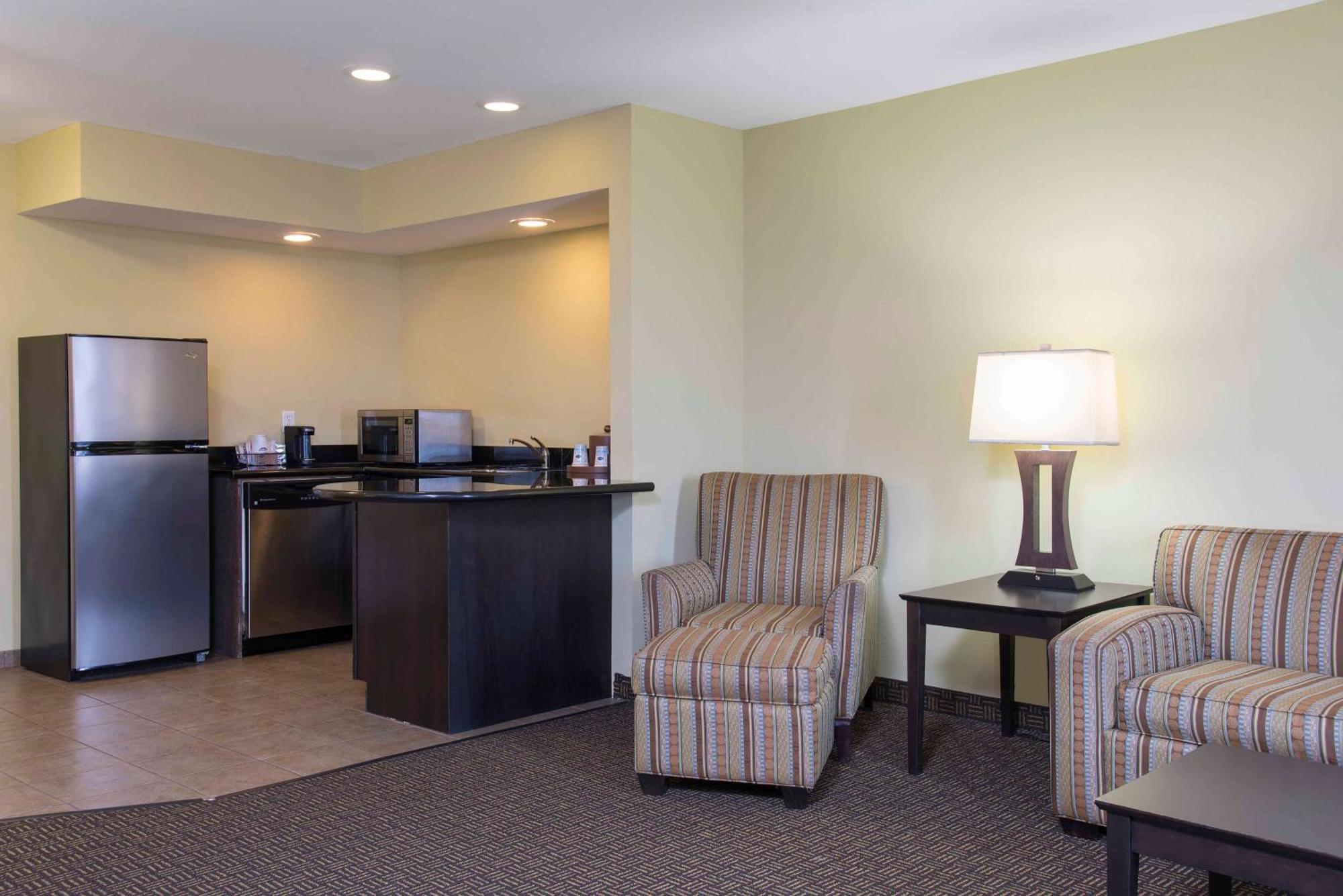 Queen Studio Suite with Two Queen Beds - Non-Smoking