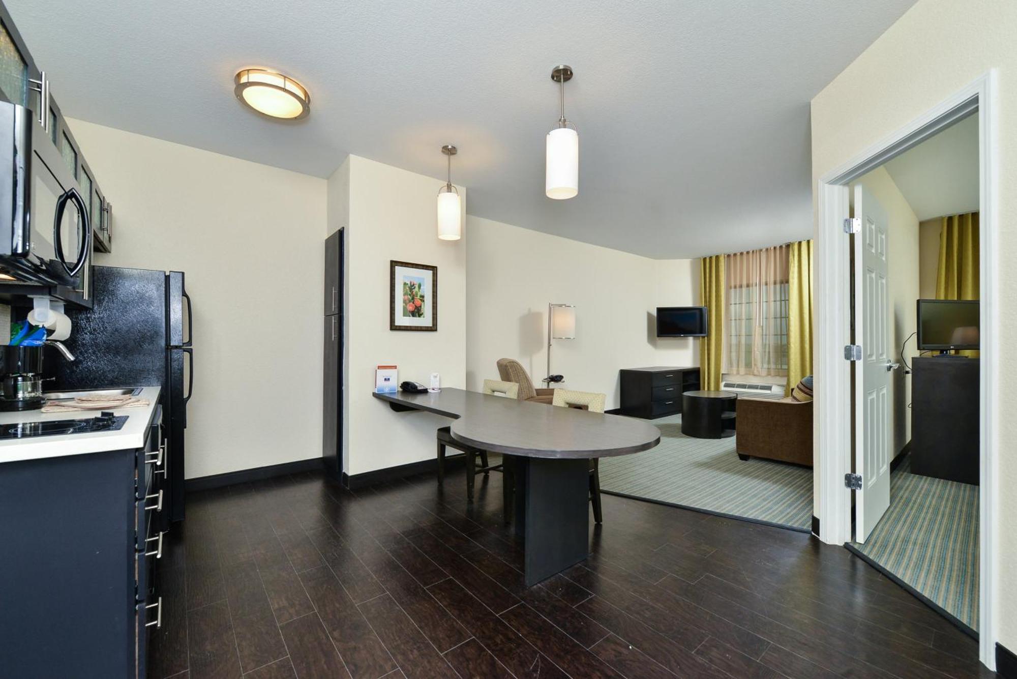 One-Bedroom King Suite