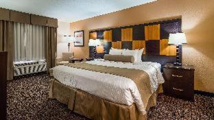 King Room with Bath Tub - Mobility Accessible/Non-Smoking
