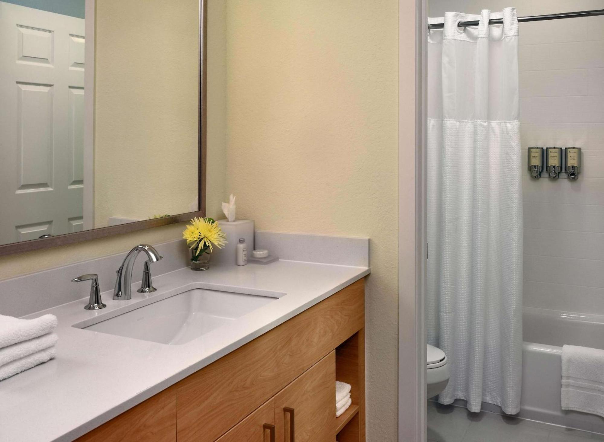 Two-Bedroom King Suite with Fireplace,1202859712:JPEG