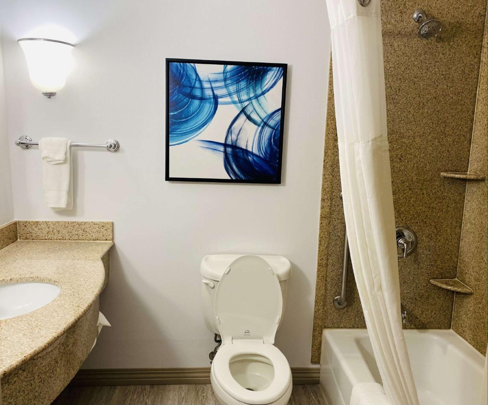 King Room,1557815767:JPEG