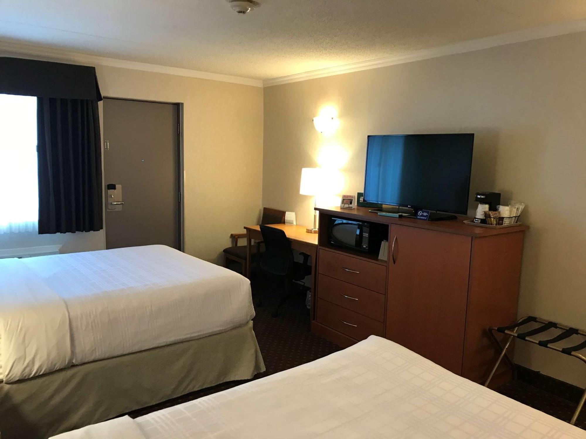 Queen Room with Two Queen Beds - Non-Smoking