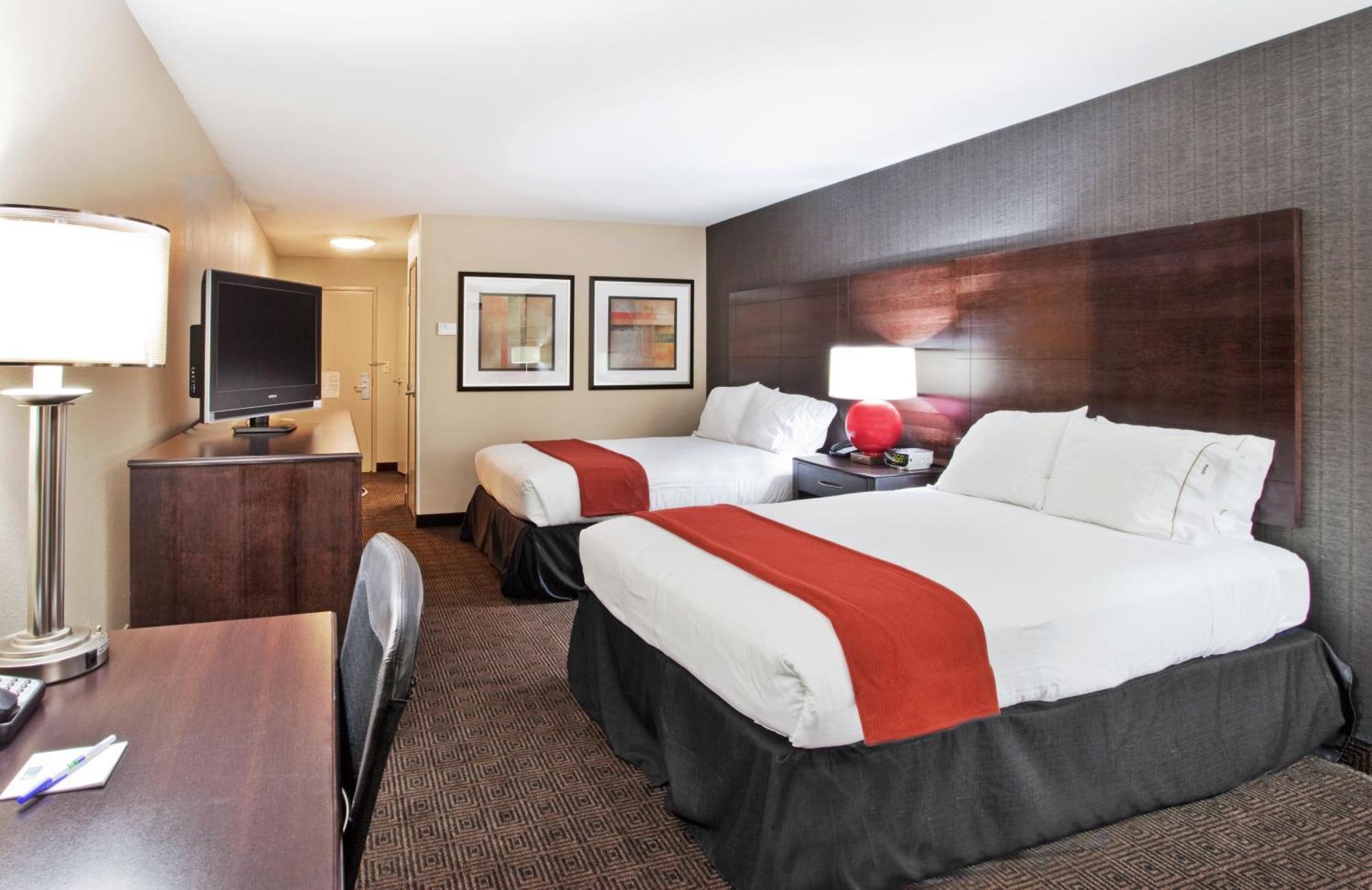 Standard Twin Room with Tub - Communication and Mobility Access