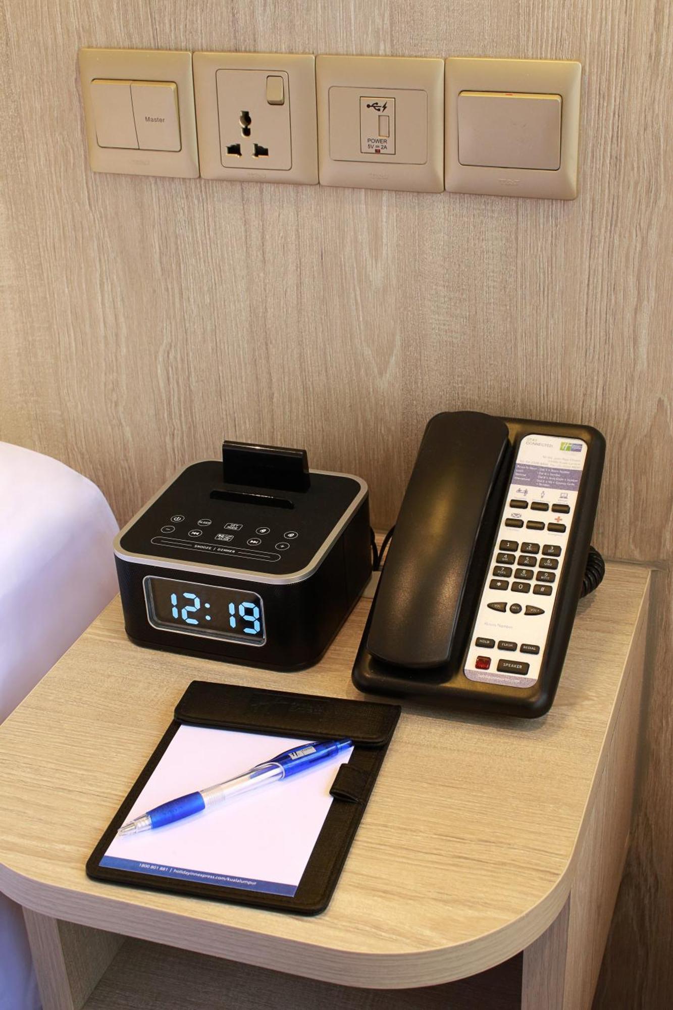 Standard Zimmer mit Queensize-Bett und Einzelschlafsofa – kostenloses Frühstück