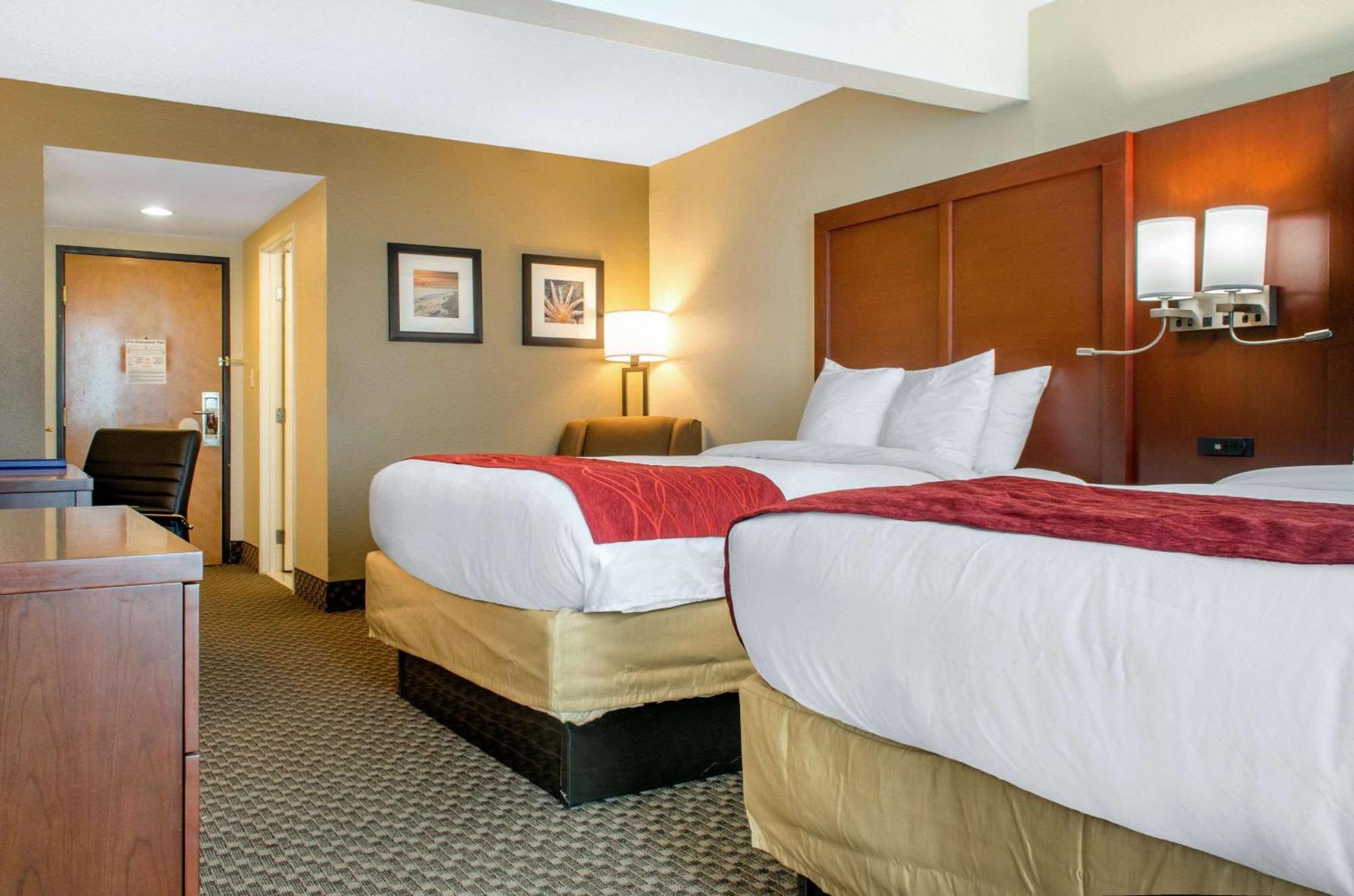 Queen Room with Two Queen Beds - Accessible/Non-Smoking