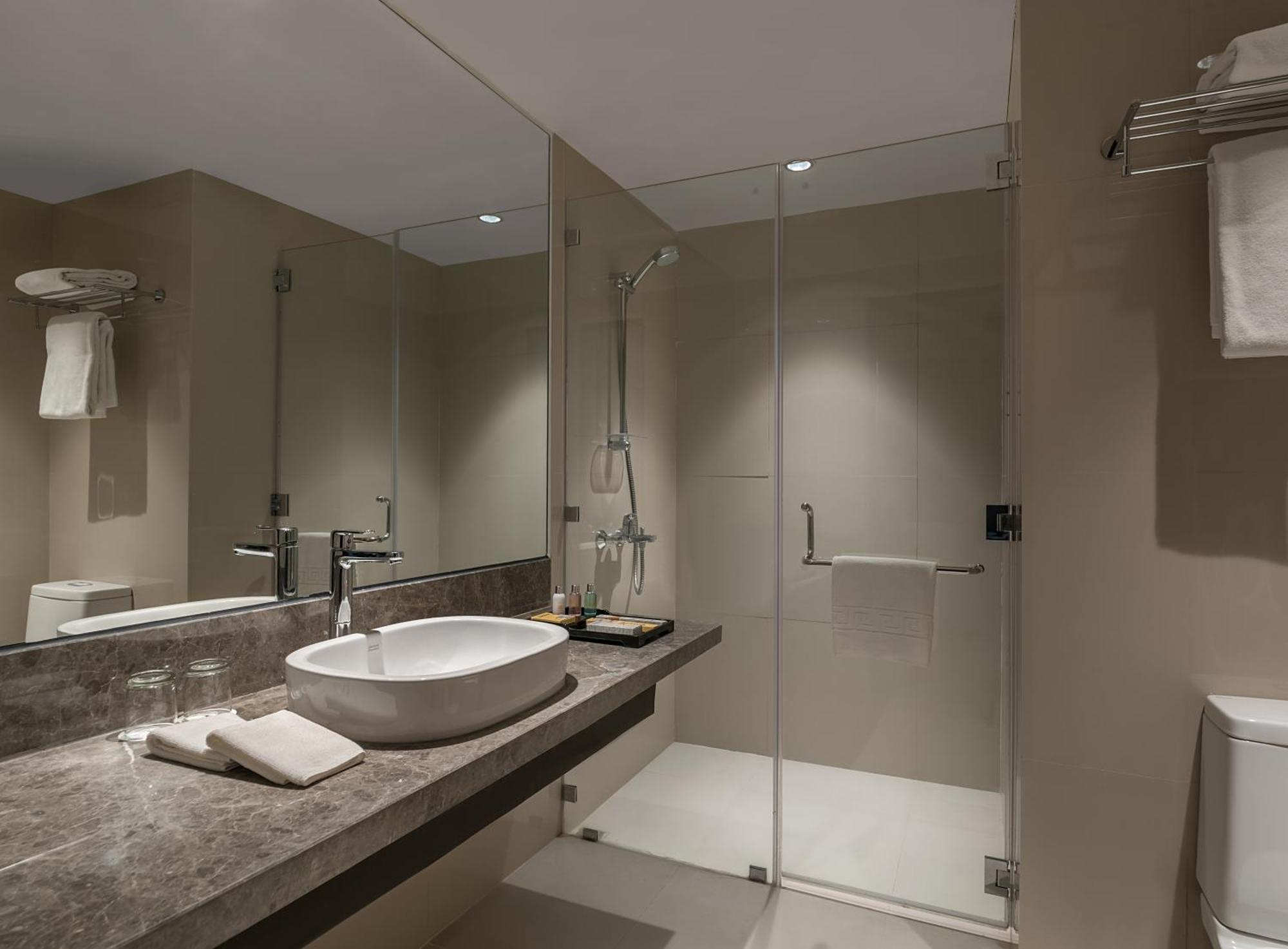 1 King Bed, Standard Room