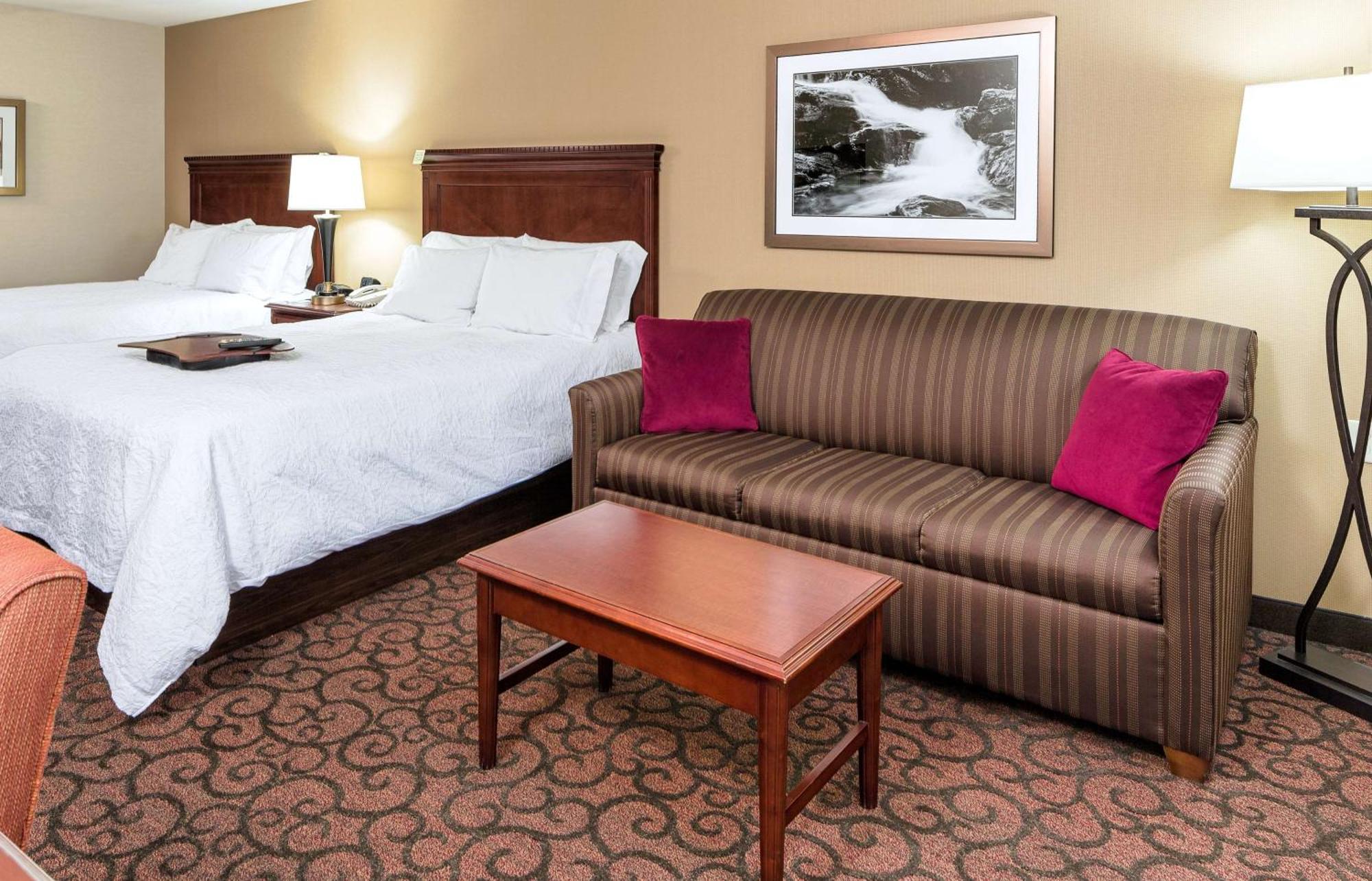 Queen Room with Two Queen Beds and Sofa Bed - Non-Smoking