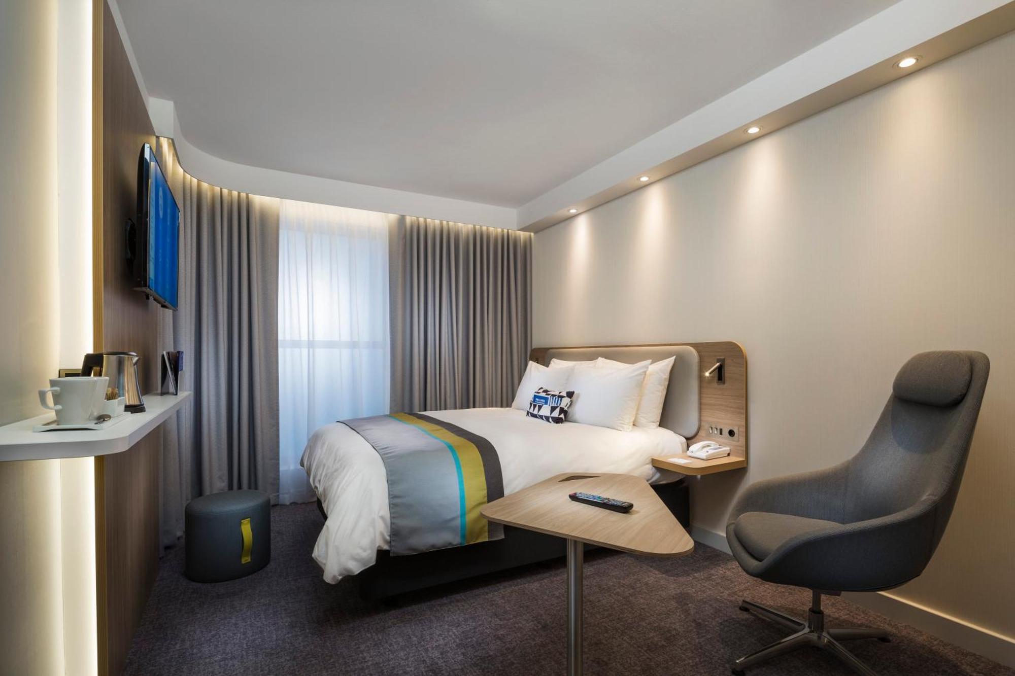Standard Queen Room,1284238600:JPEG