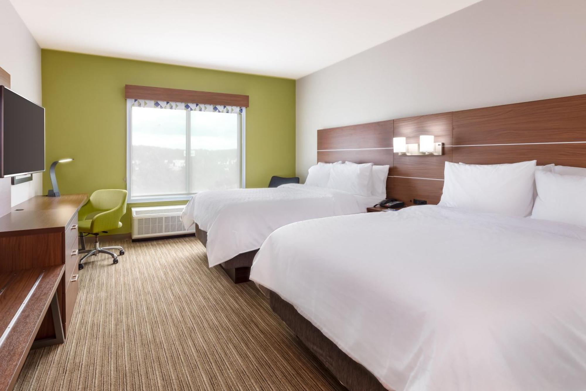Standard Queen Room with Two Queen Beds