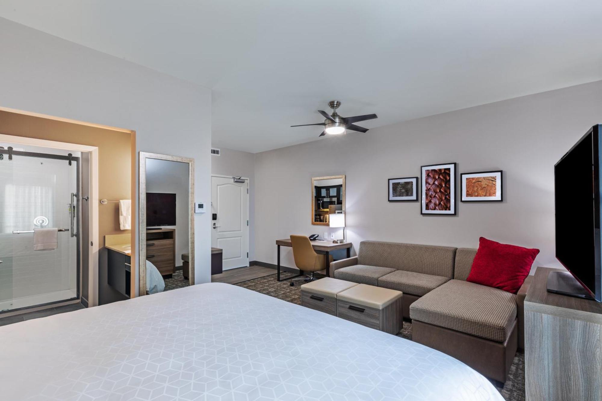 King Studio Suite