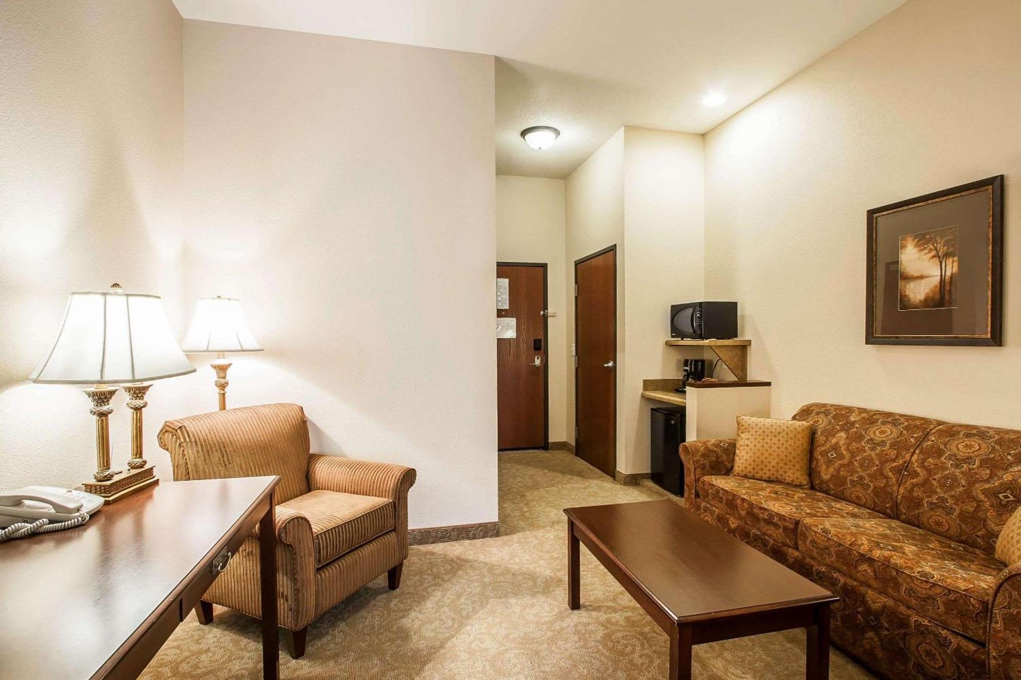 Standard King Suite - Non-Smoking